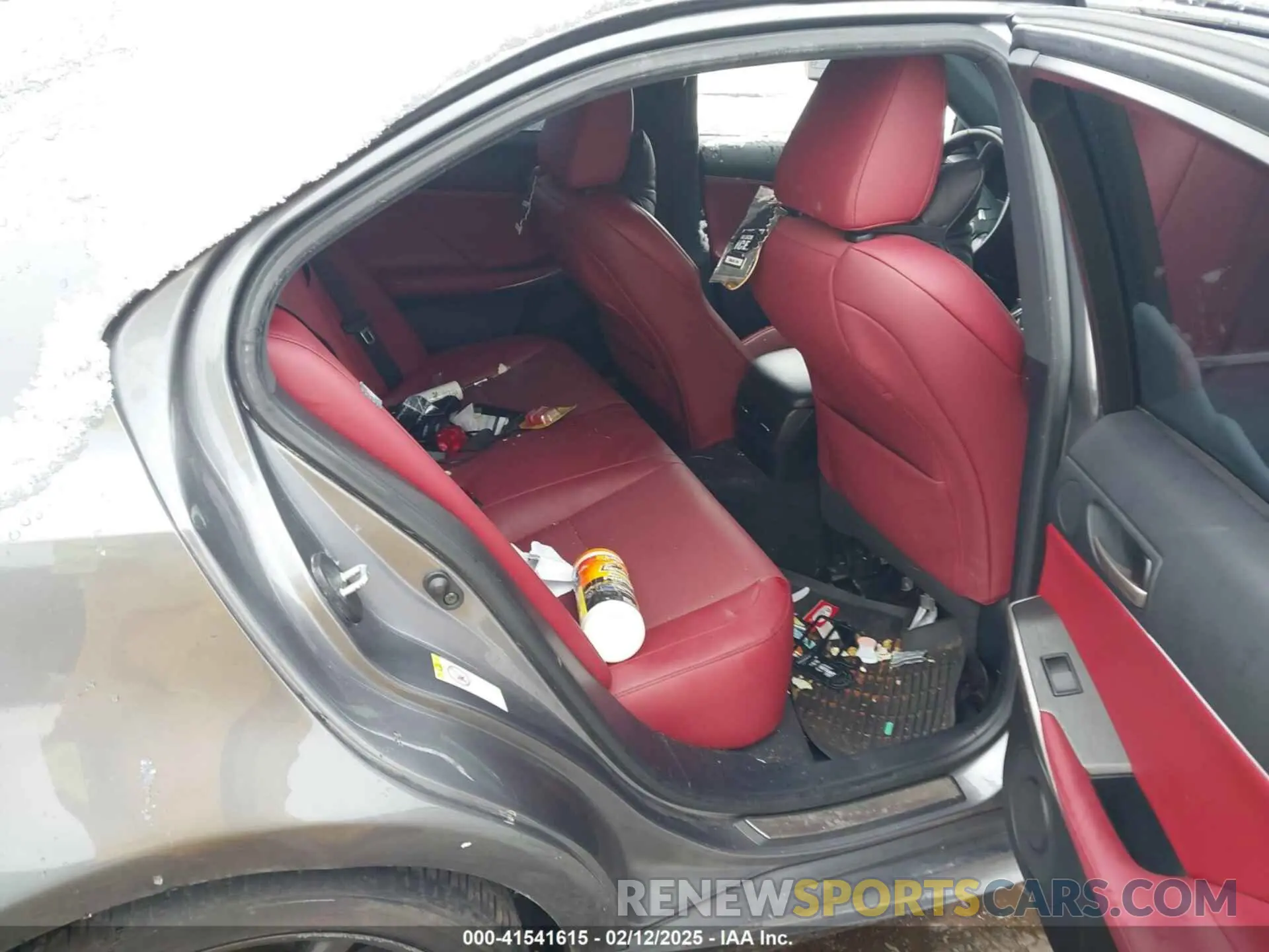 8 fotografías del automóvil dañado JTHCZ1D27K5016253 LEXUS IS 350 2019