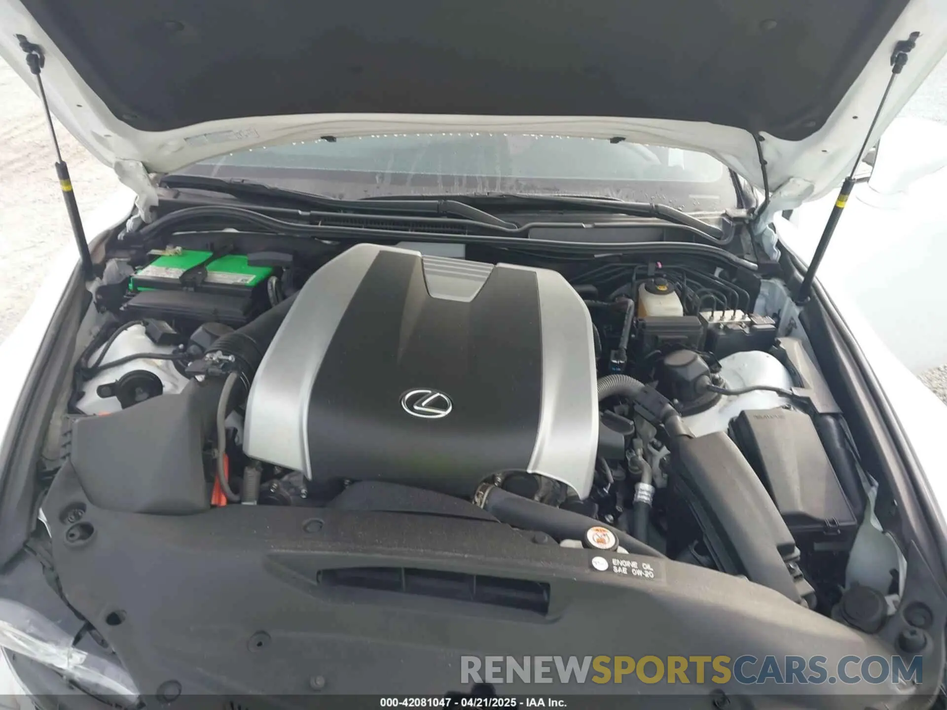 10 fotografías del automóvil dañado JTHGZ1B21L5036312 LEXUS IS 350 2020