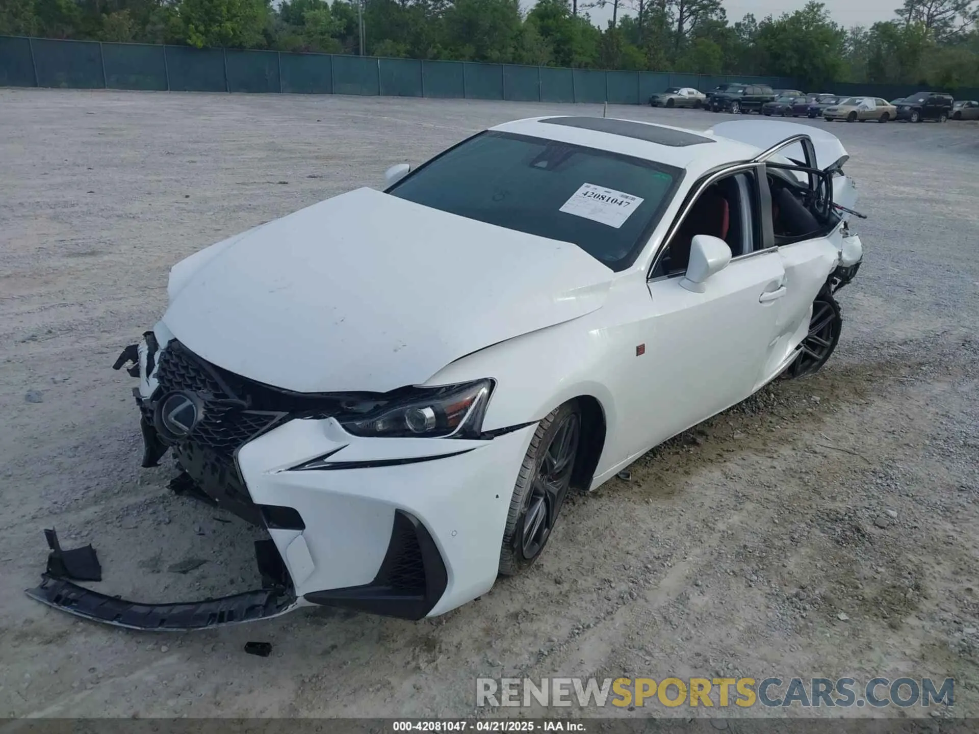 2 fotografías del automóvil dañado JTHGZ1B21L5036312 LEXUS IS 350 2020
