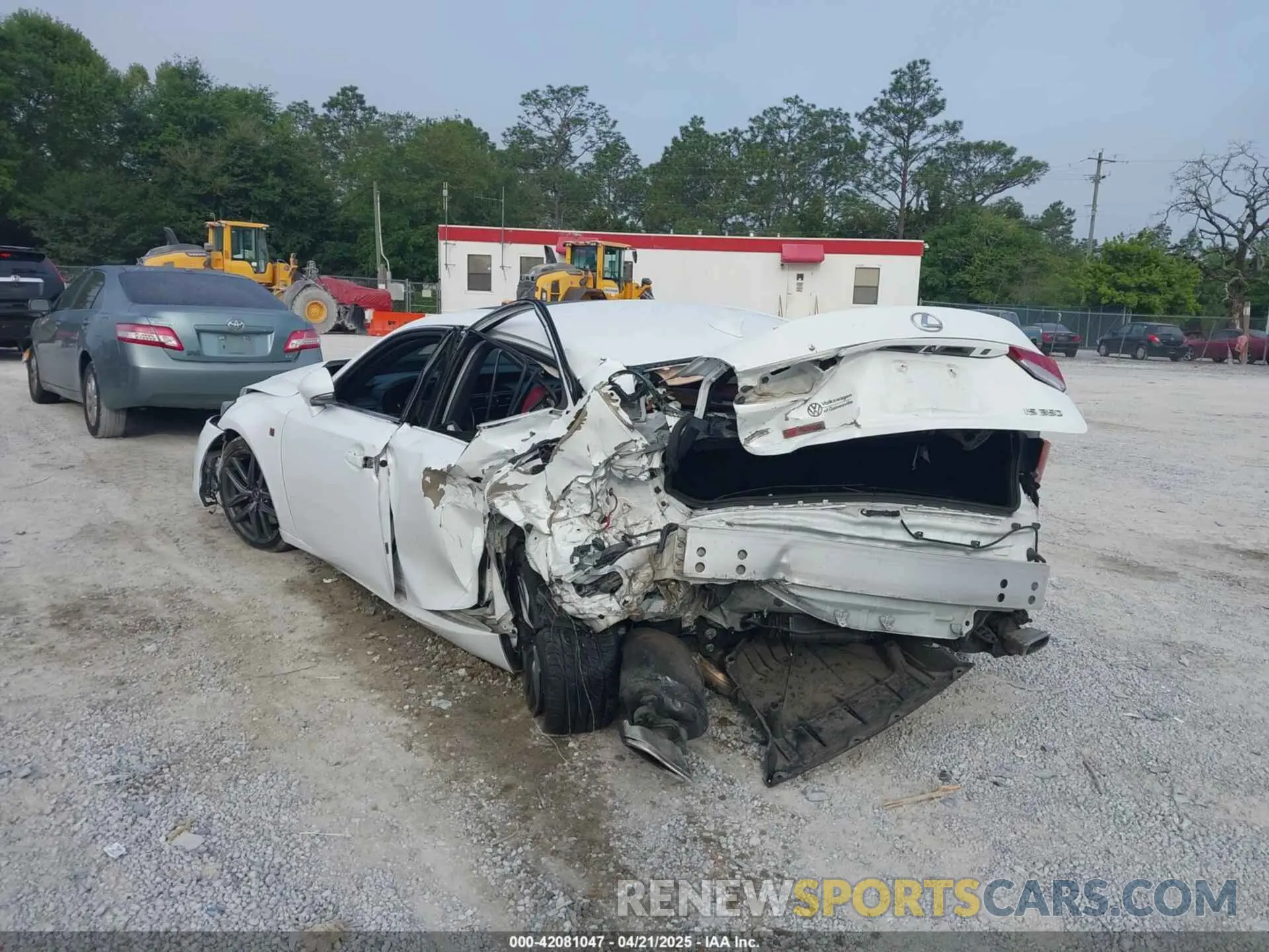 3 fotografías del automóvil dañado JTHGZ1B21L5036312 LEXUS IS 350 2020