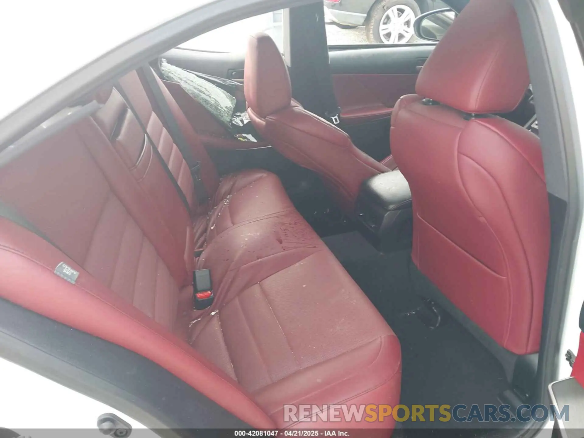 8 fotografías del automóvil dañado JTHGZ1B21L5036312 LEXUS IS 350 2020