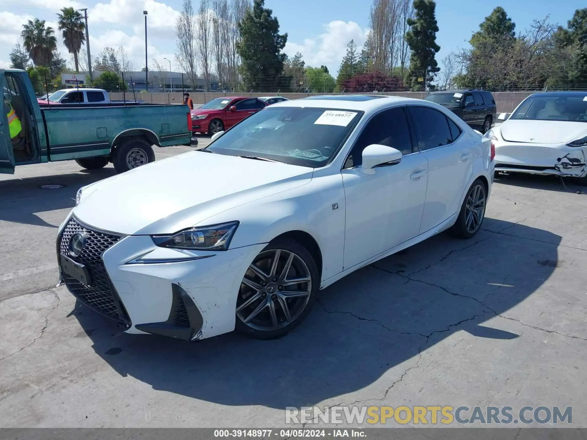 2 fotografías del automóvil dañado JTHGZ1B22L5036920 LEXUS IS 350 2020