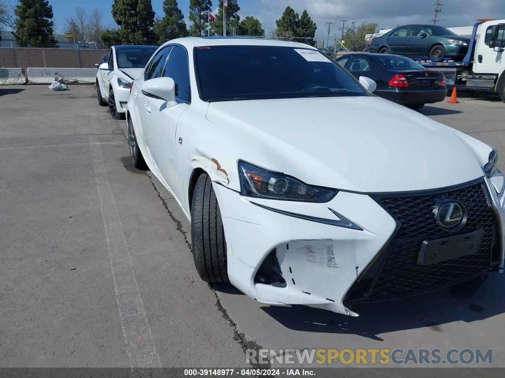 6 fotografías del automóvil dañado JTHGZ1B22L5036920 LEXUS IS 350 2020
