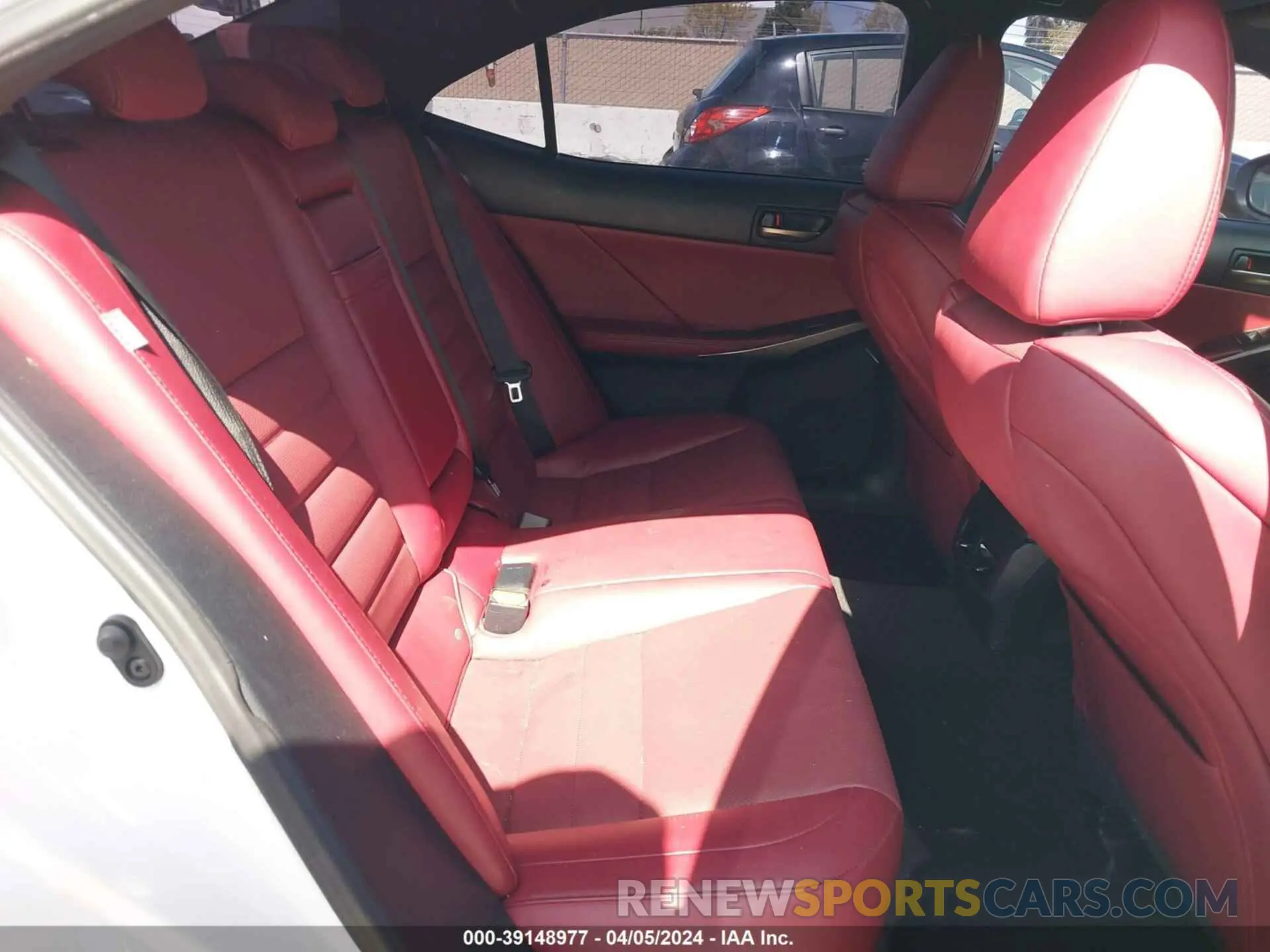 8 fotografías del automóvil dañado JTHGZ1B22L5036920 LEXUS IS 350 2020