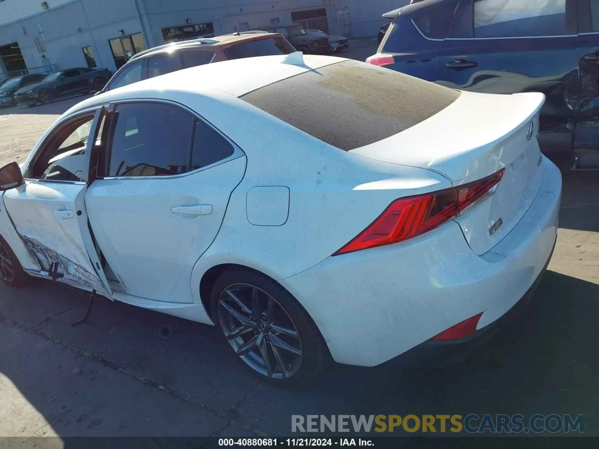 3 fotografías del automóvil dañado JTHGZ1B24L5035719 LEXUS IS 350 2020