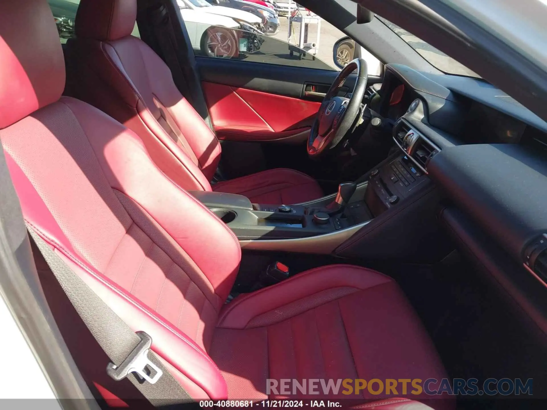 5 fotografías del automóvil dañado JTHGZ1B24L5035719 LEXUS IS 350 2020