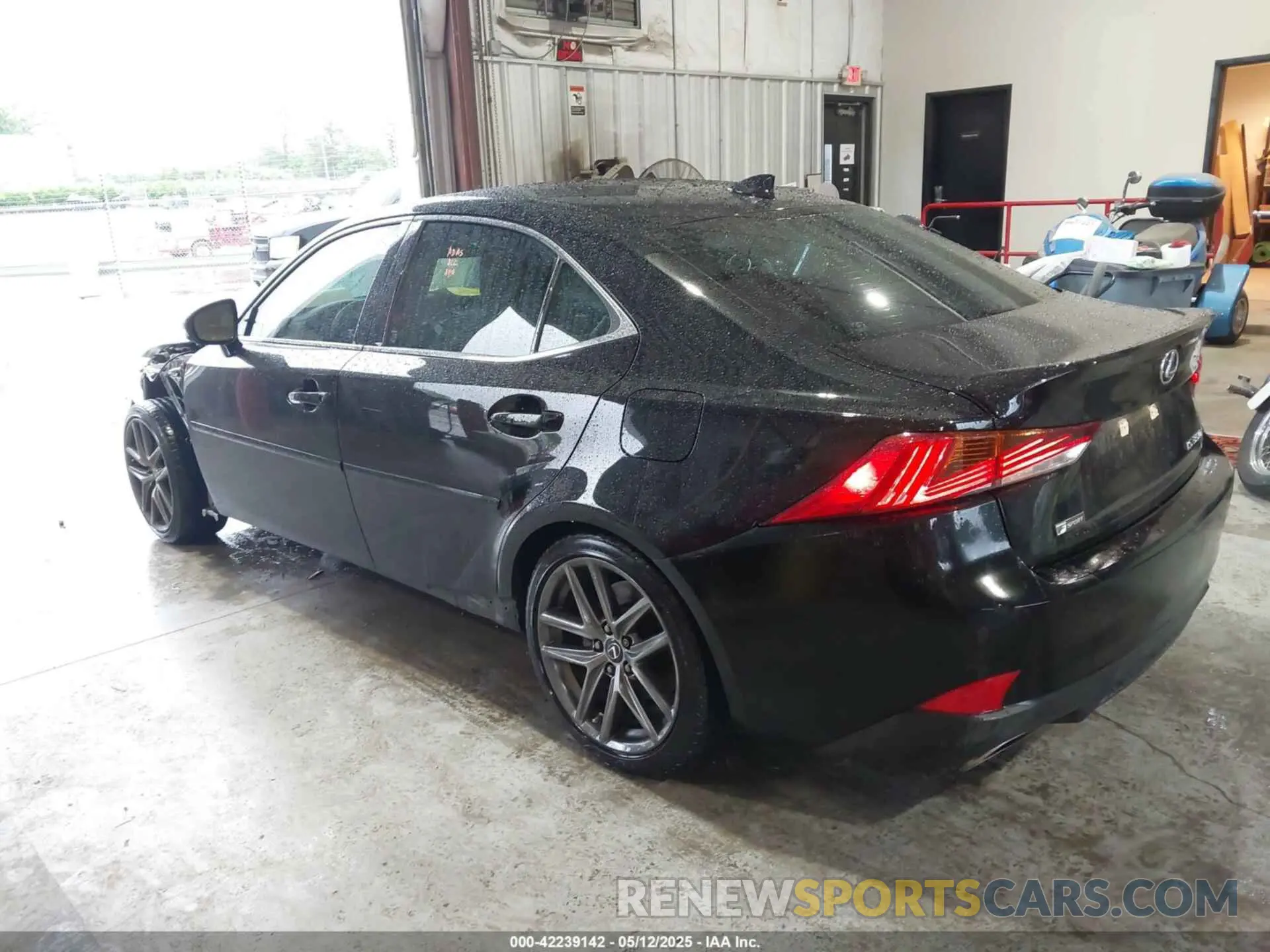 14 fotografías del automóvil dañado JTHGZ1B2XL5036051 LEXUS IS 350 2020