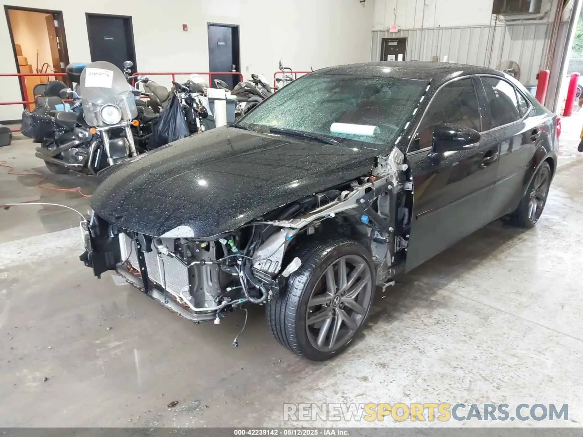 2 fotografías del automóvil dañado JTHGZ1B2XL5036051 LEXUS IS 350 2020