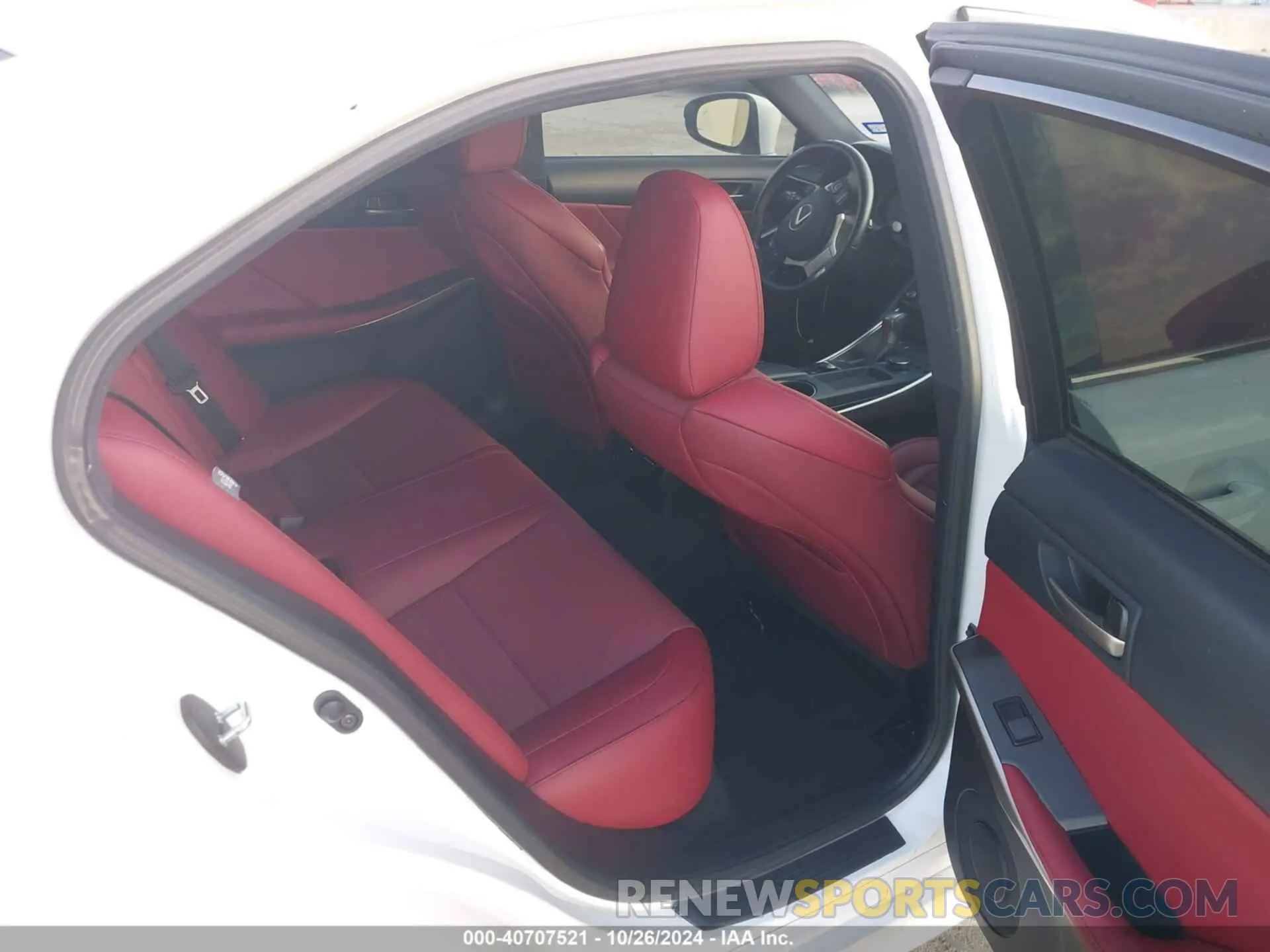 8 fotografías del automóvil dañado JTHGZ1E2XL5017611 LEXUS IS 350 2020