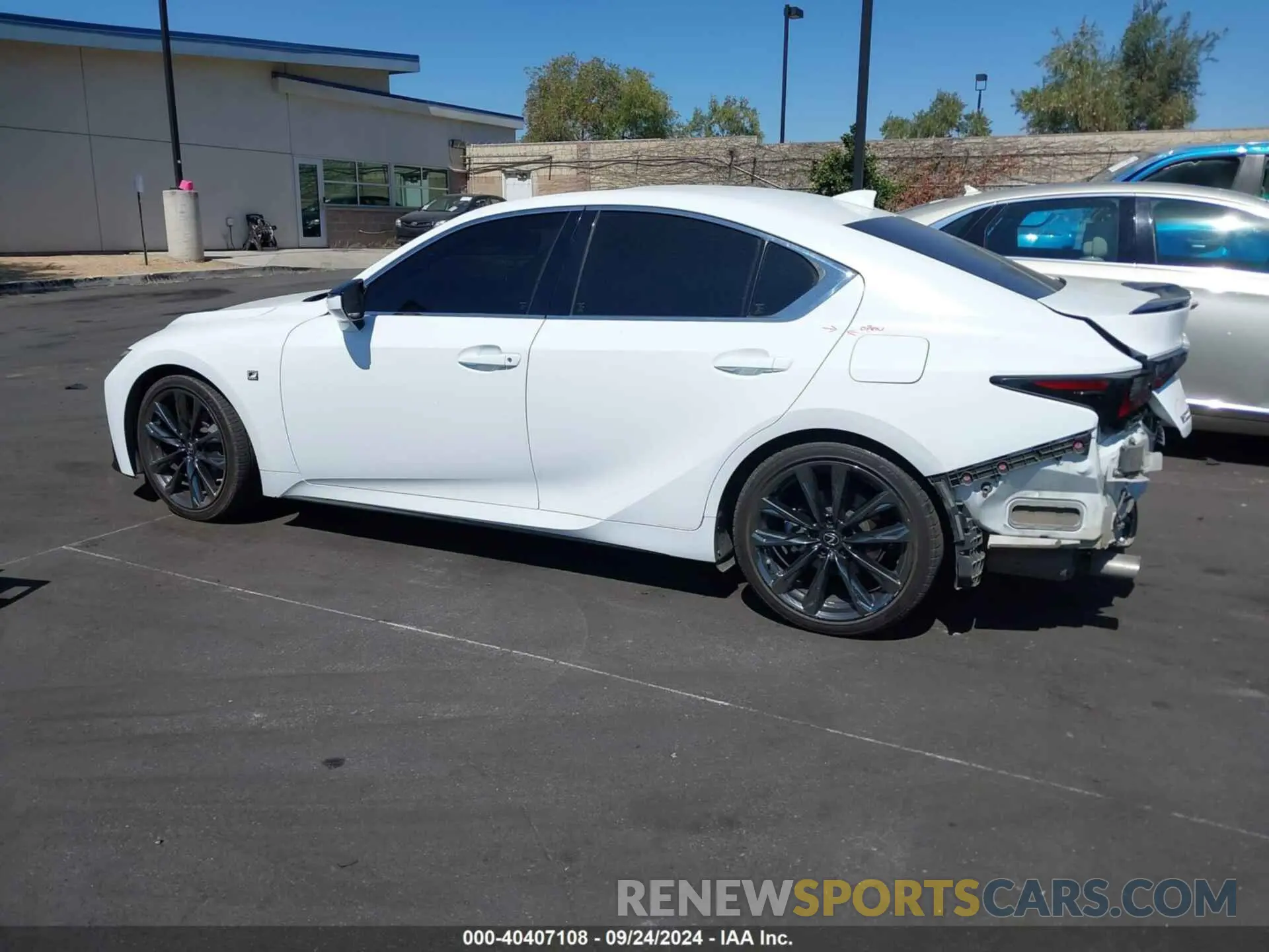 15 fotografías del automóvil dañado JTHGZ1B20M5038733 LEXUS IS 350 2021