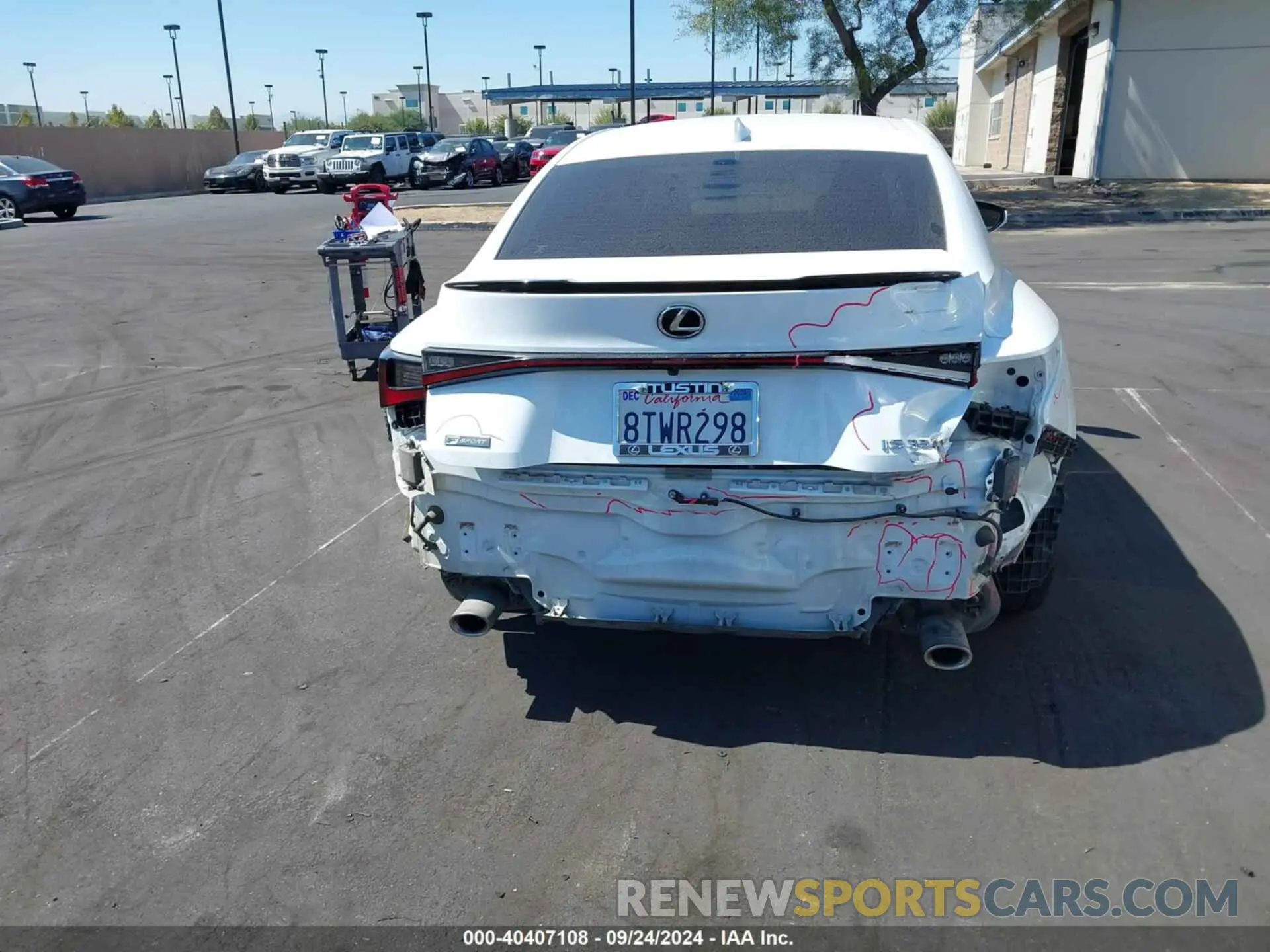 17 fotografías del automóvil dañado JTHGZ1B20M5038733 LEXUS IS 350 2021