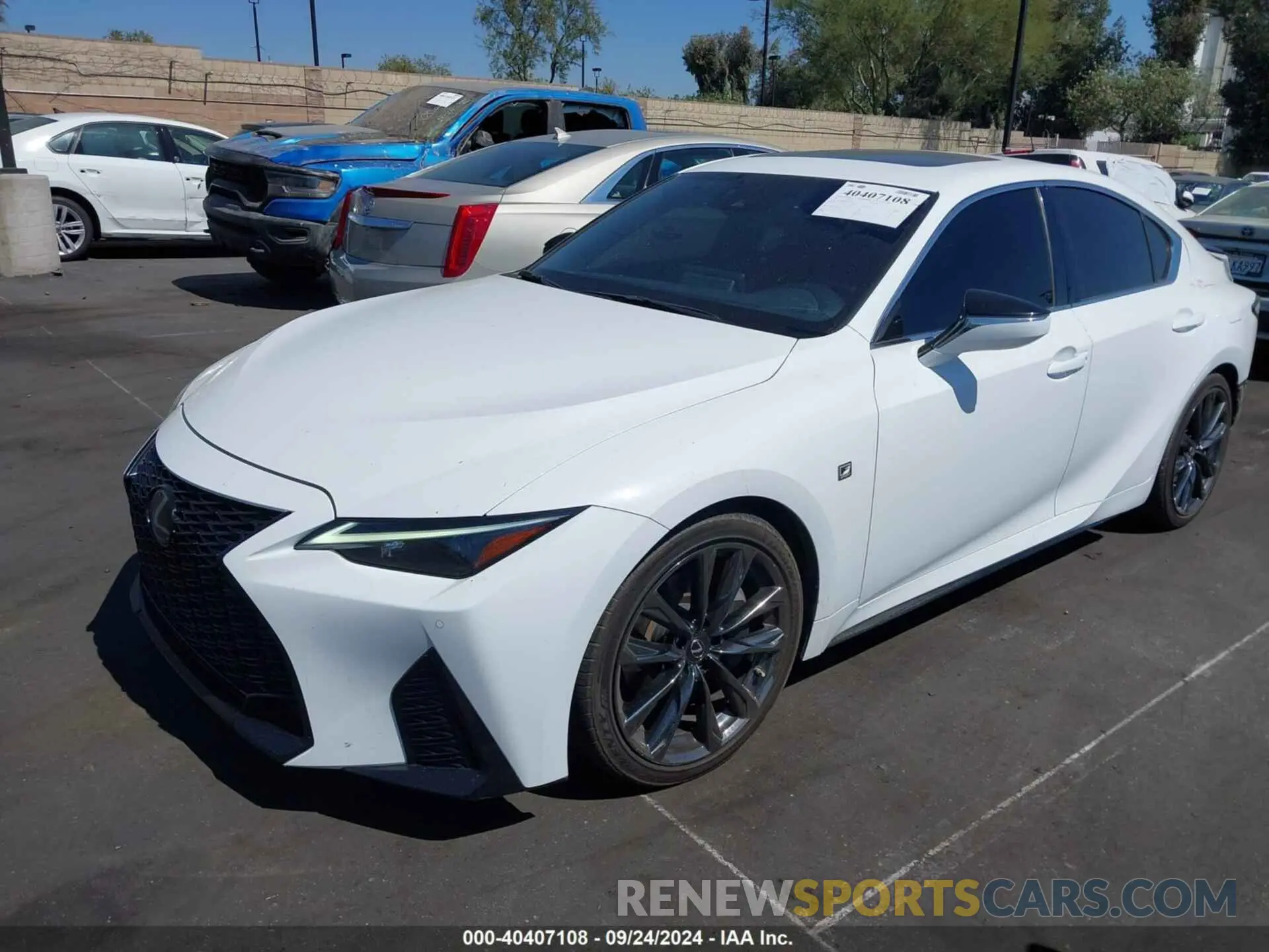 2 fotografías del automóvil dañado JTHGZ1B20M5038733 LEXUS IS 350 2021