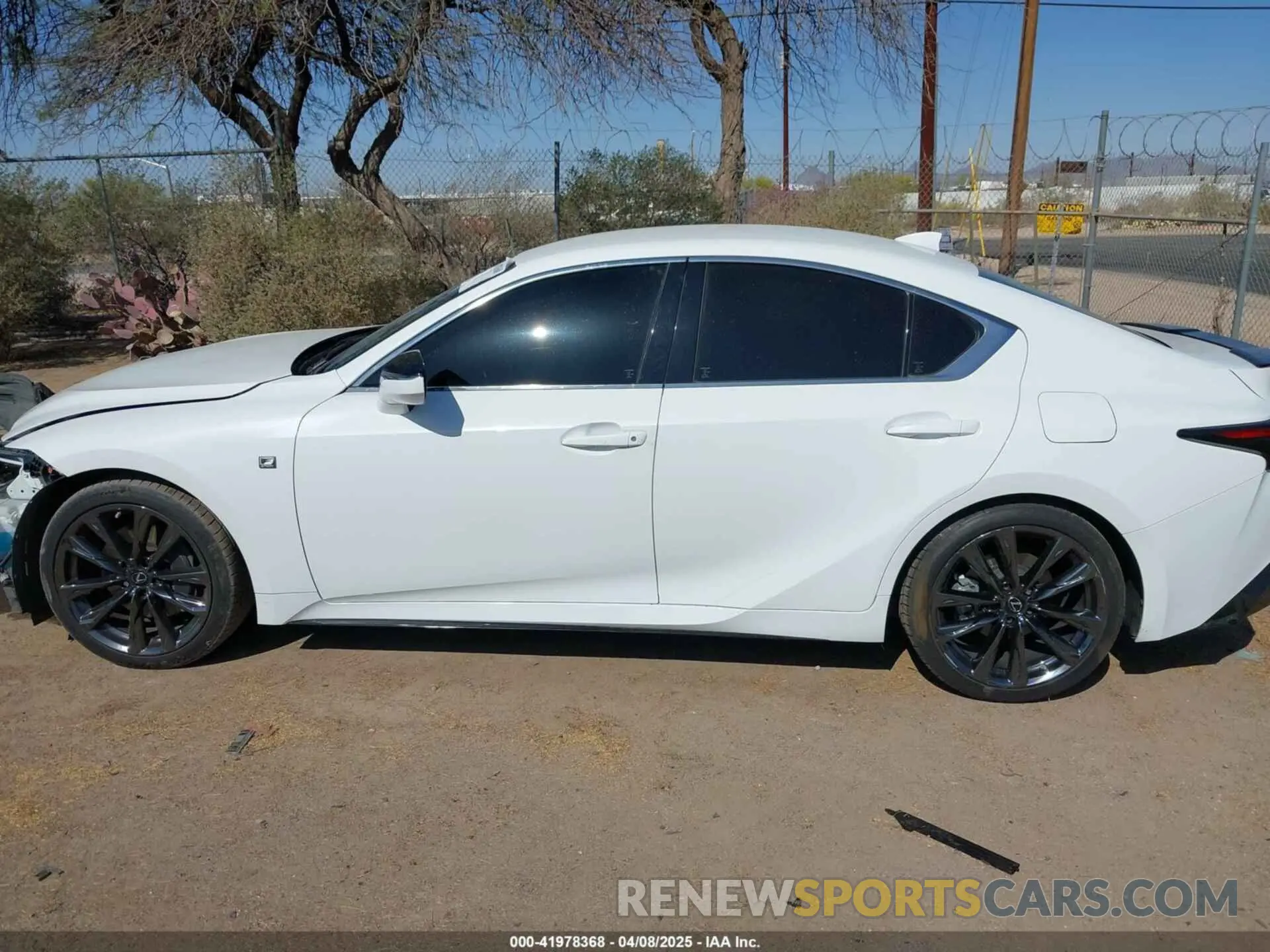 15 fotografías del automóvil dañado JTHGZ1B20M5039154 LEXUS IS 350 2021