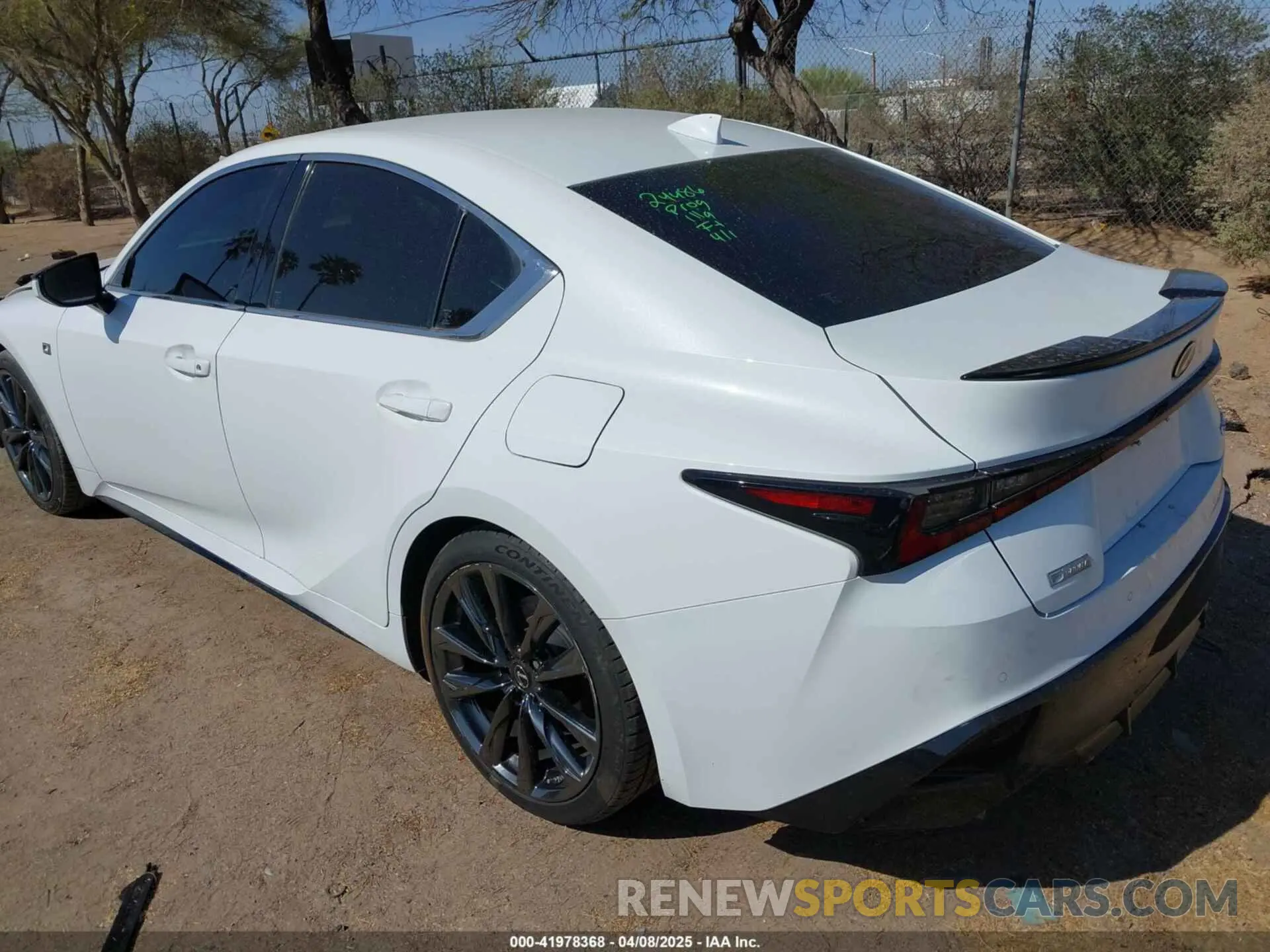 3 fotografías del automóvil dañado JTHGZ1B20M5039154 LEXUS IS 350 2021