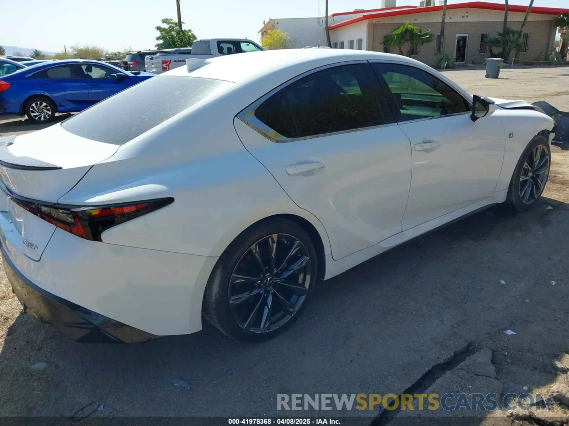 4 fotografías del automóvil dañado JTHGZ1B20M5039154 LEXUS IS 350 2021