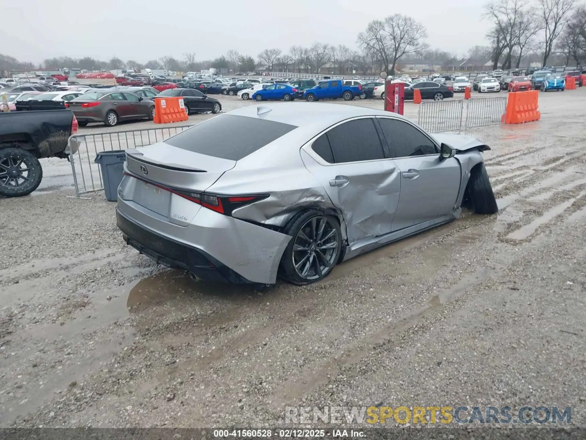 4 fotografías del automóvil dañado JTHGZ1B20M5039493 LEXUS IS 350 2021