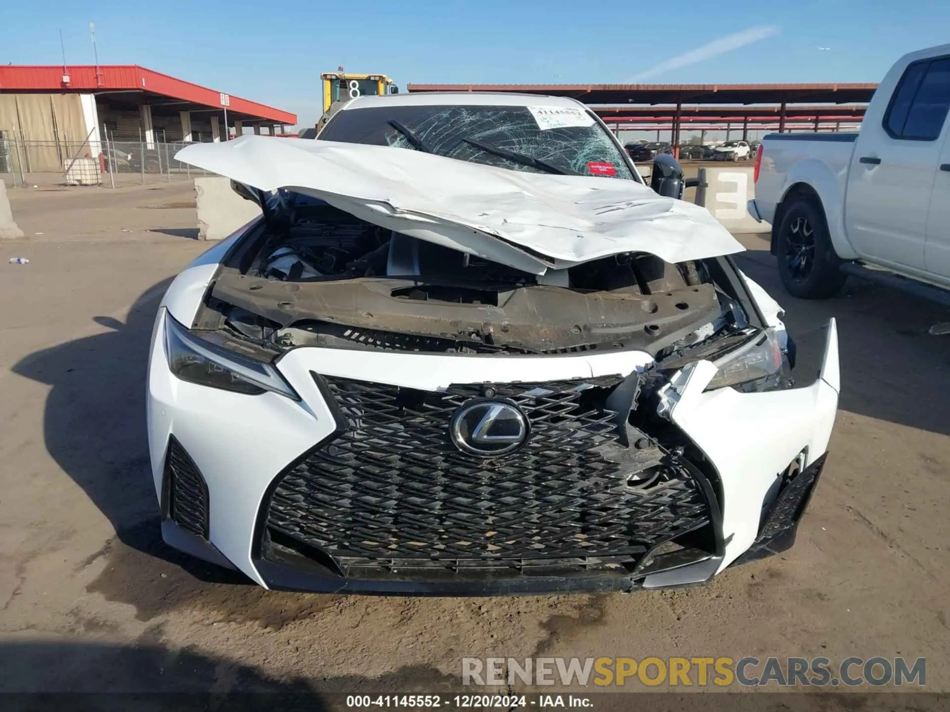 12 fotografías del automóvil dañado JTHGZ1B20M5041891 LEXUS IS 350 2021