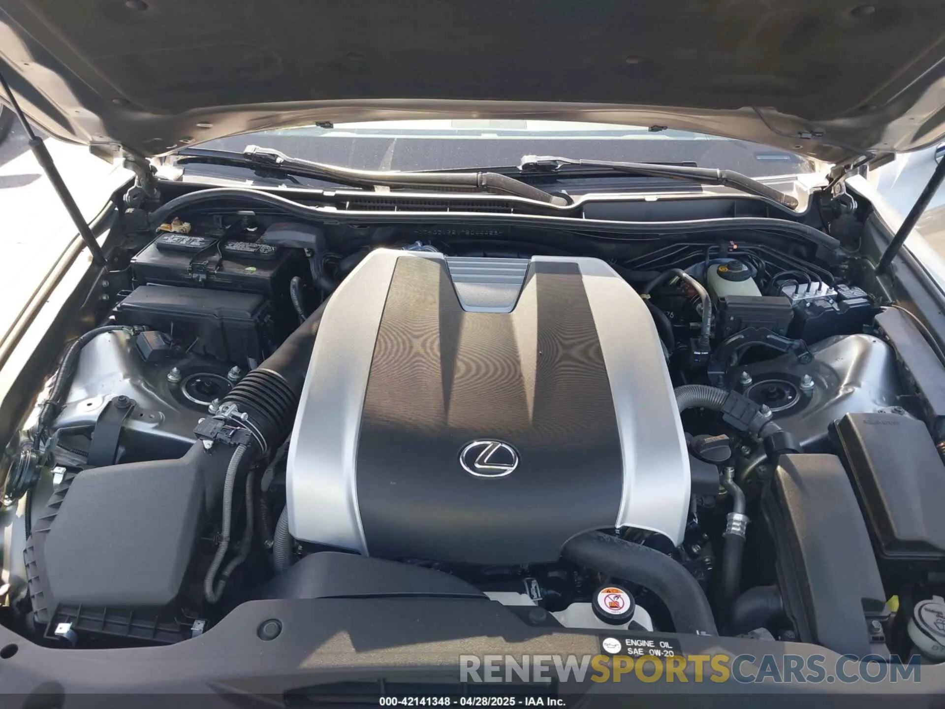 10 fotografías del automóvil dañado JTHGZ1B21M5044458 LEXUS IS 350 2021