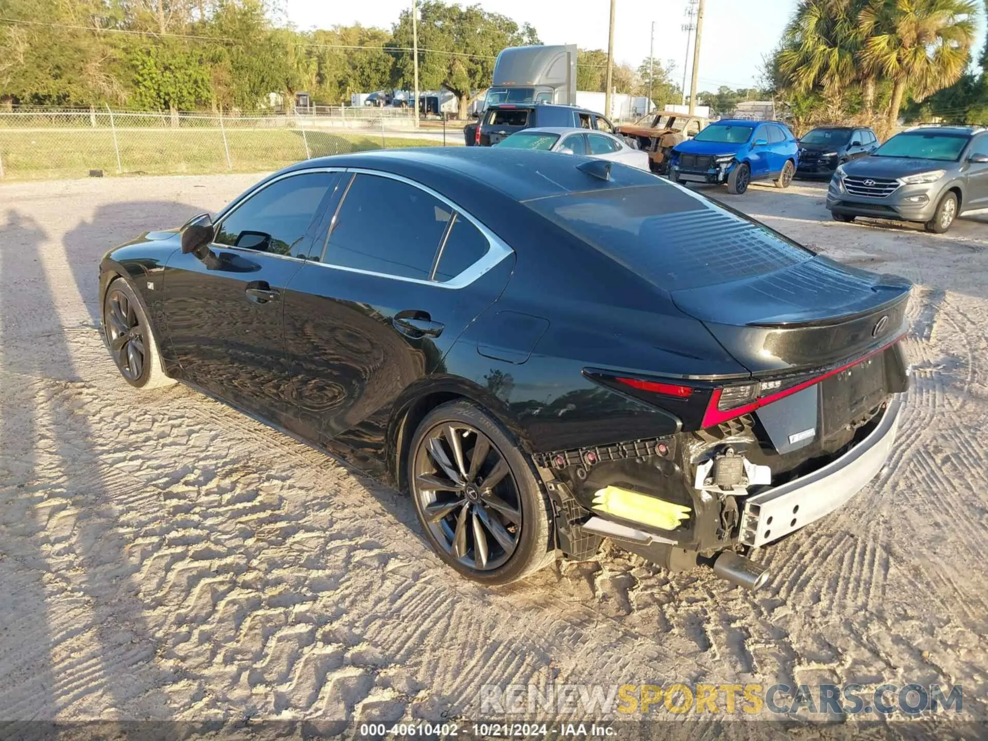3 fotografías del automóvil dañado JTHGZ1B22M5039172 LEXUS IS 350 2021