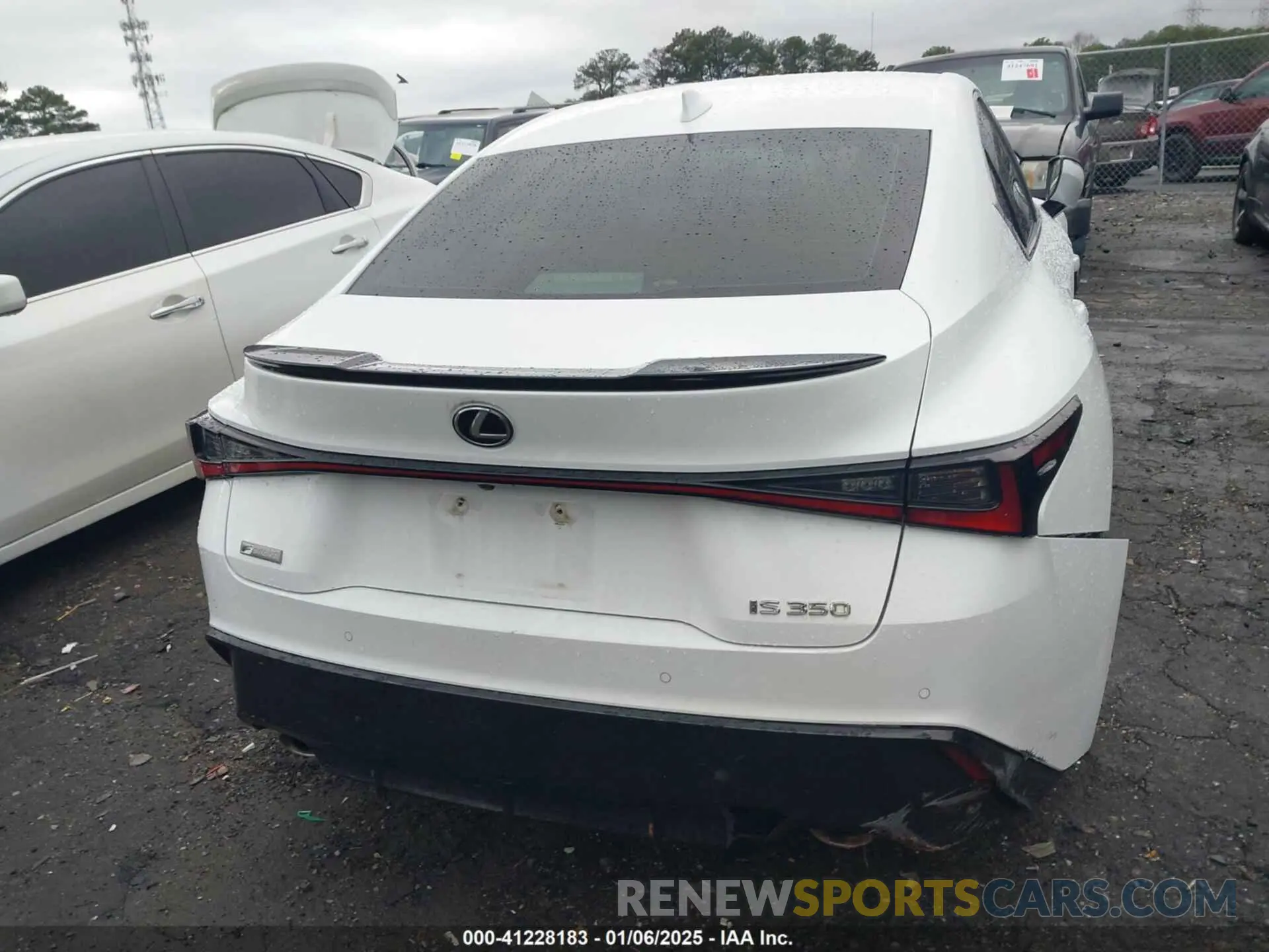 16 fotografías del automóvil dañado JTHGZ1B23M5039150 LEXUS IS 350 2021