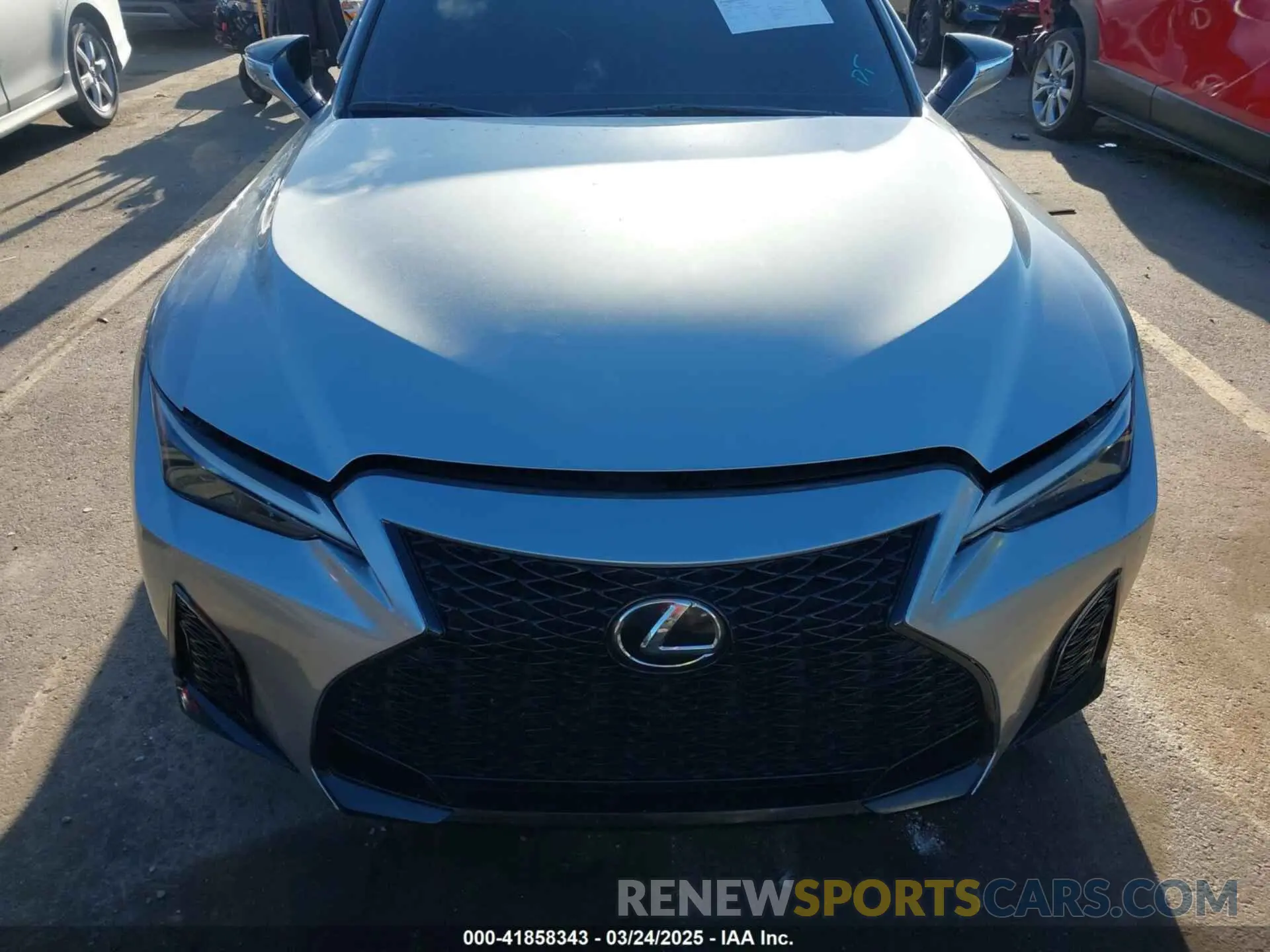 12 fotografías del automóvil dañado JTHGZ1B23M5042856 LEXUS IS 350 2021