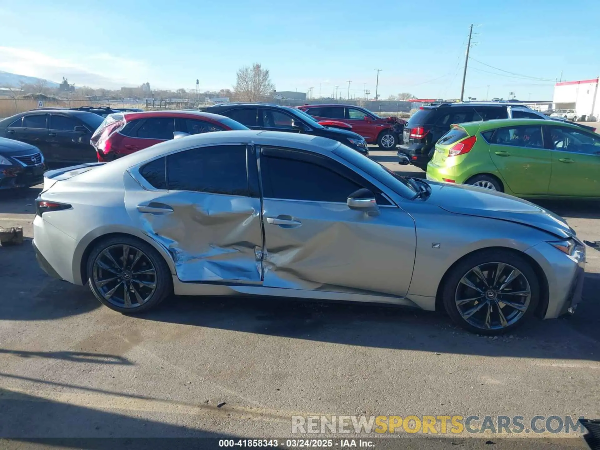 13 fotografías del automóvil dañado JTHGZ1B23M5042856 LEXUS IS 350 2021