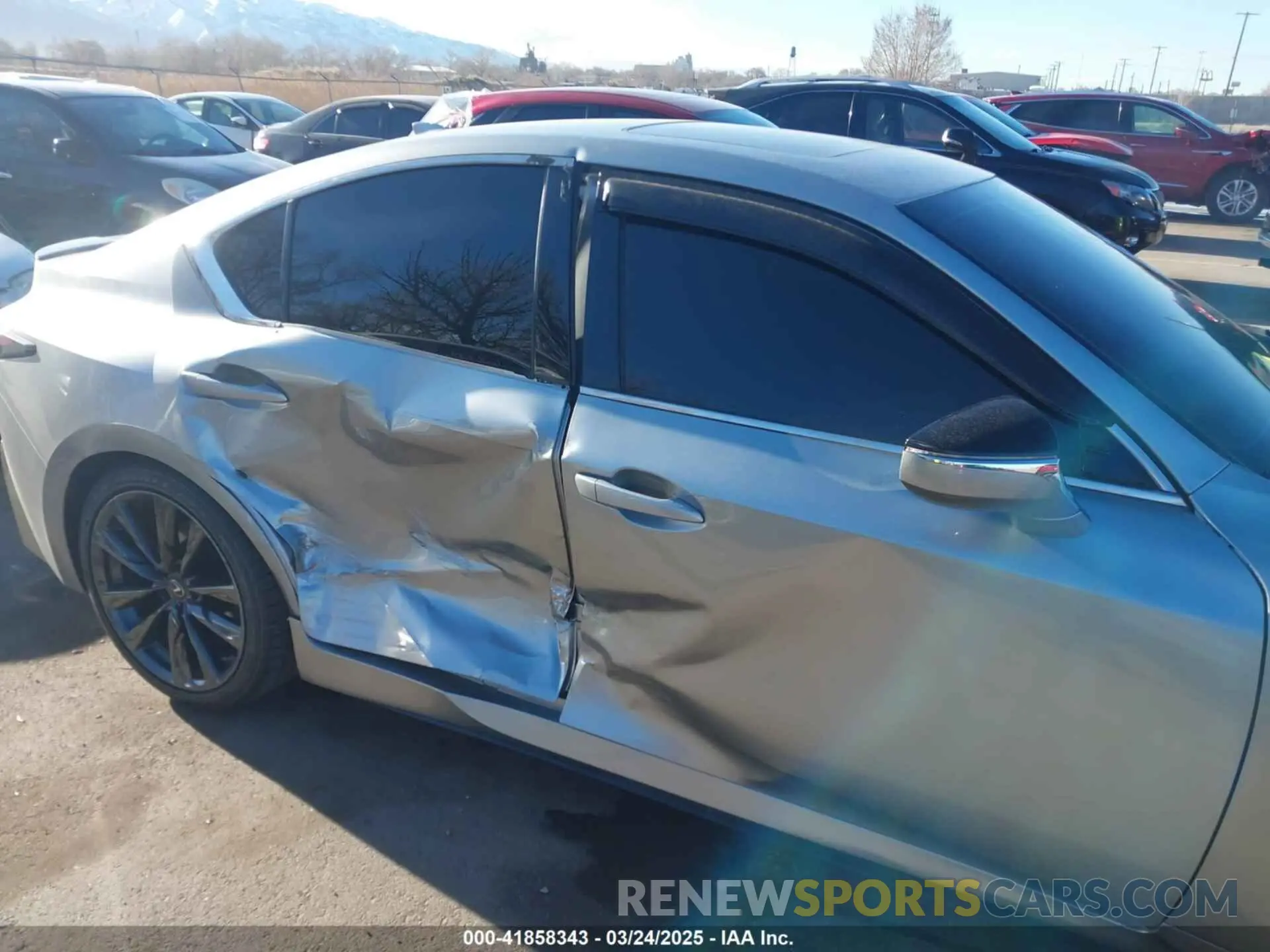 6 fotografías del automóvil dañado JTHGZ1B23M5042856 LEXUS IS 350 2021