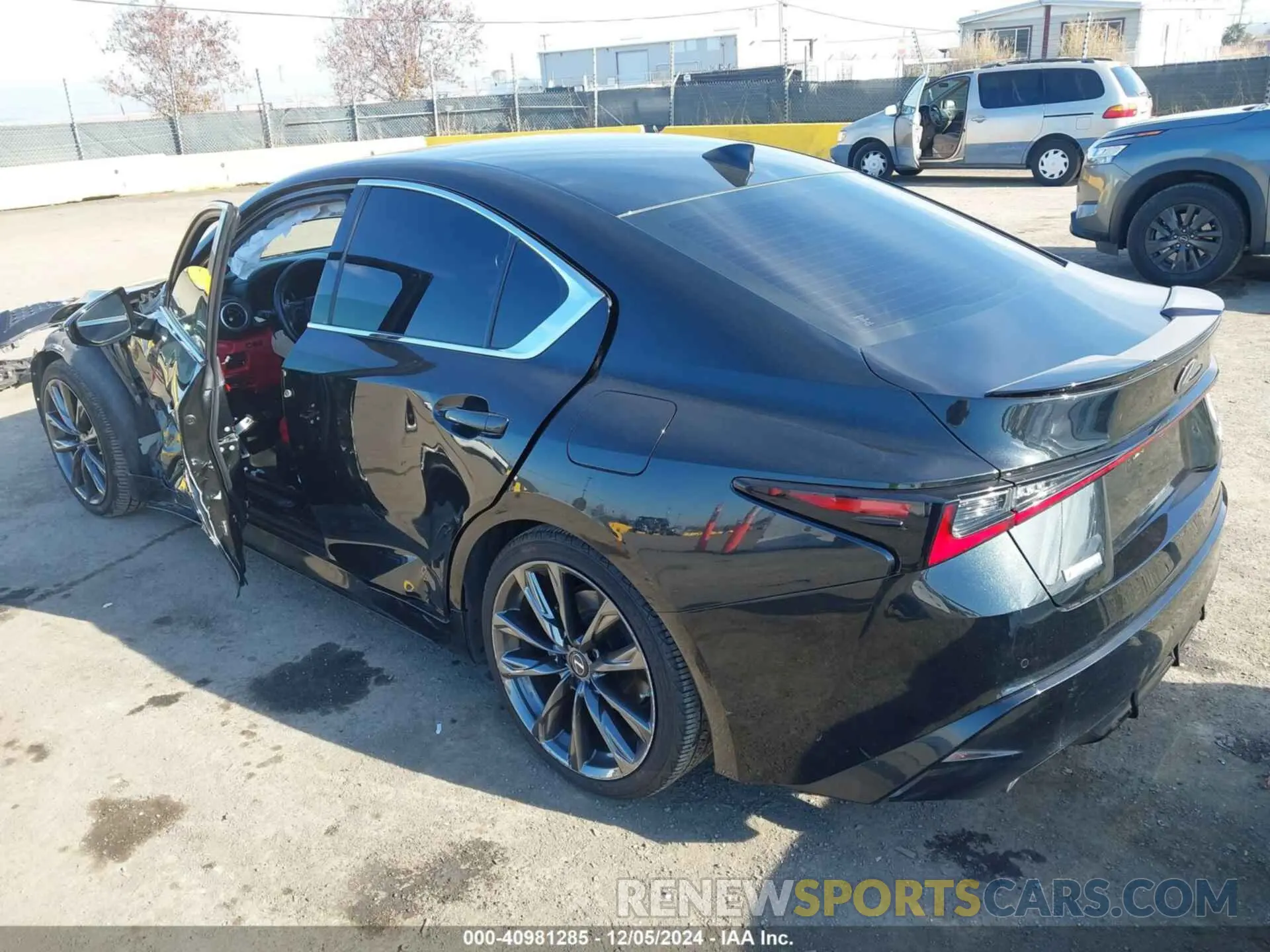 3 fotografías del automóvil dañado JTHGZ1B24M5039092 LEXUS IS 350 2021
