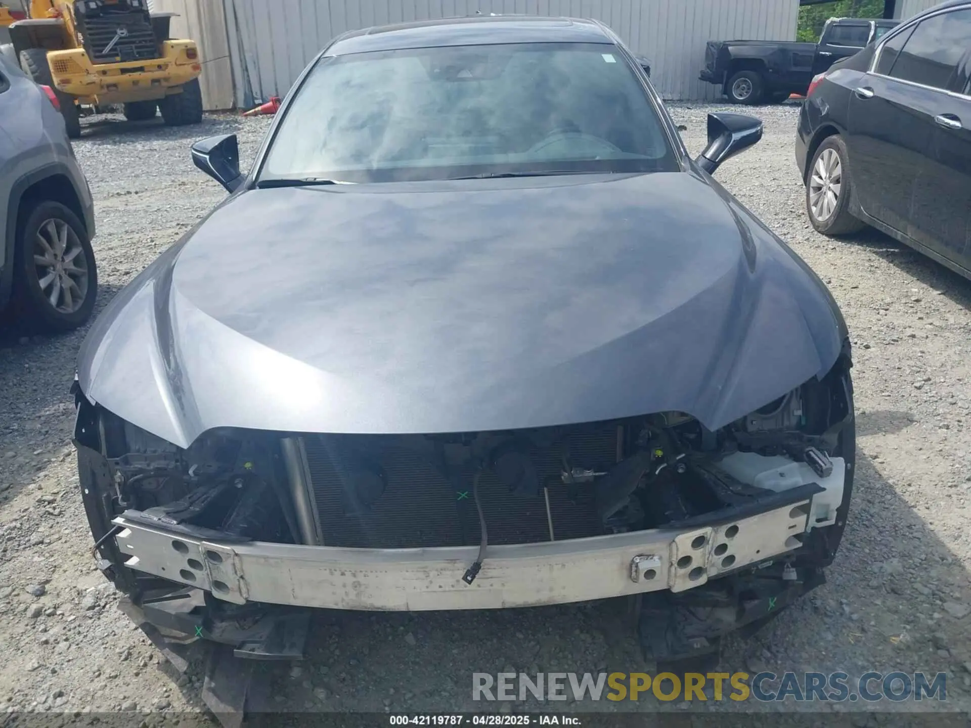 12 fotografías del automóvil dañado JTHGZ1B24M5044762 LEXUS IS 350 2021