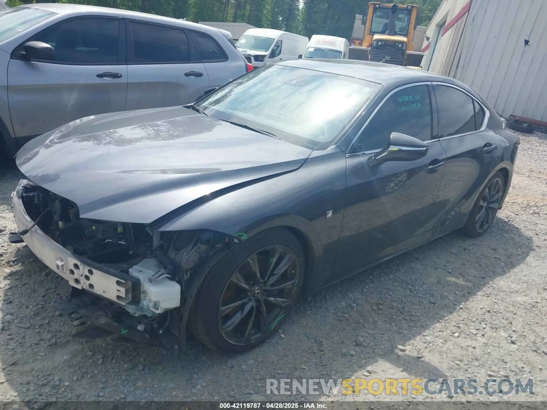 2 fotografías del automóvil dañado JTHGZ1B24M5044762 LEXUS IS 350 2021