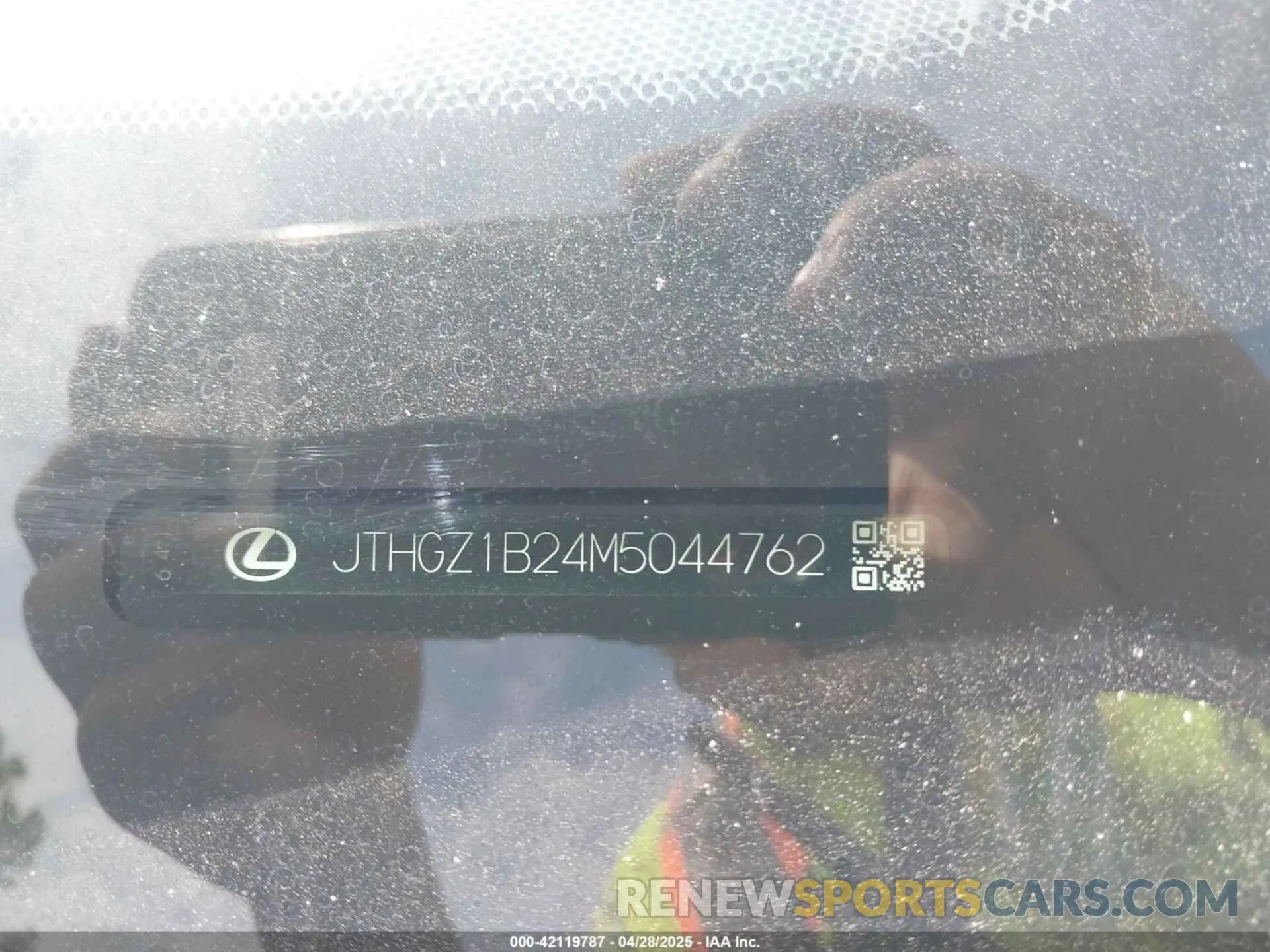 9 fotografías del automóvil dañado JTHGZ1B24M5044762 LEXUS IS 350 2021