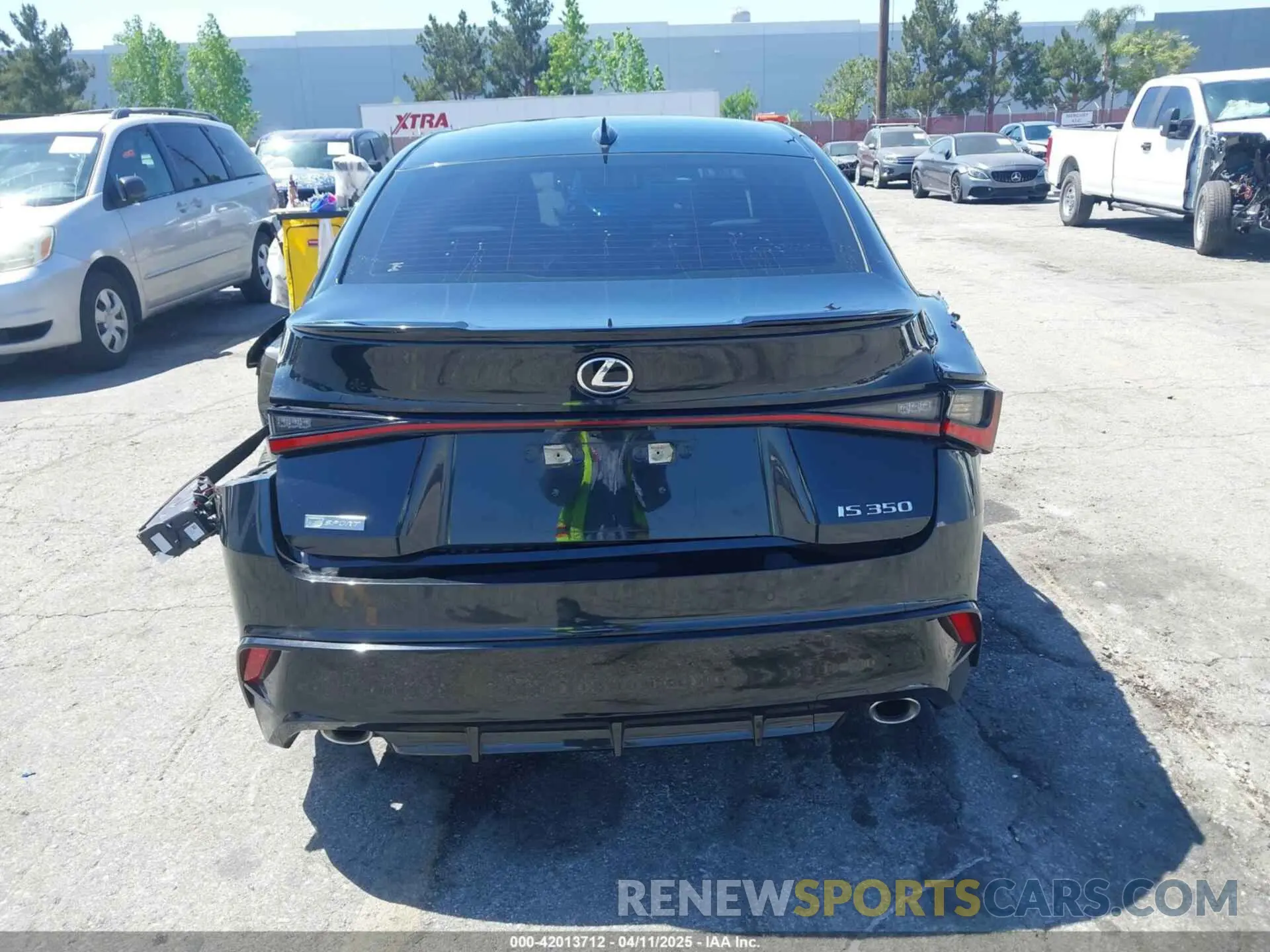 16 fotografías del automóvil dañado JTHGZ1B25M5039957 LEXUS IS 350 2021