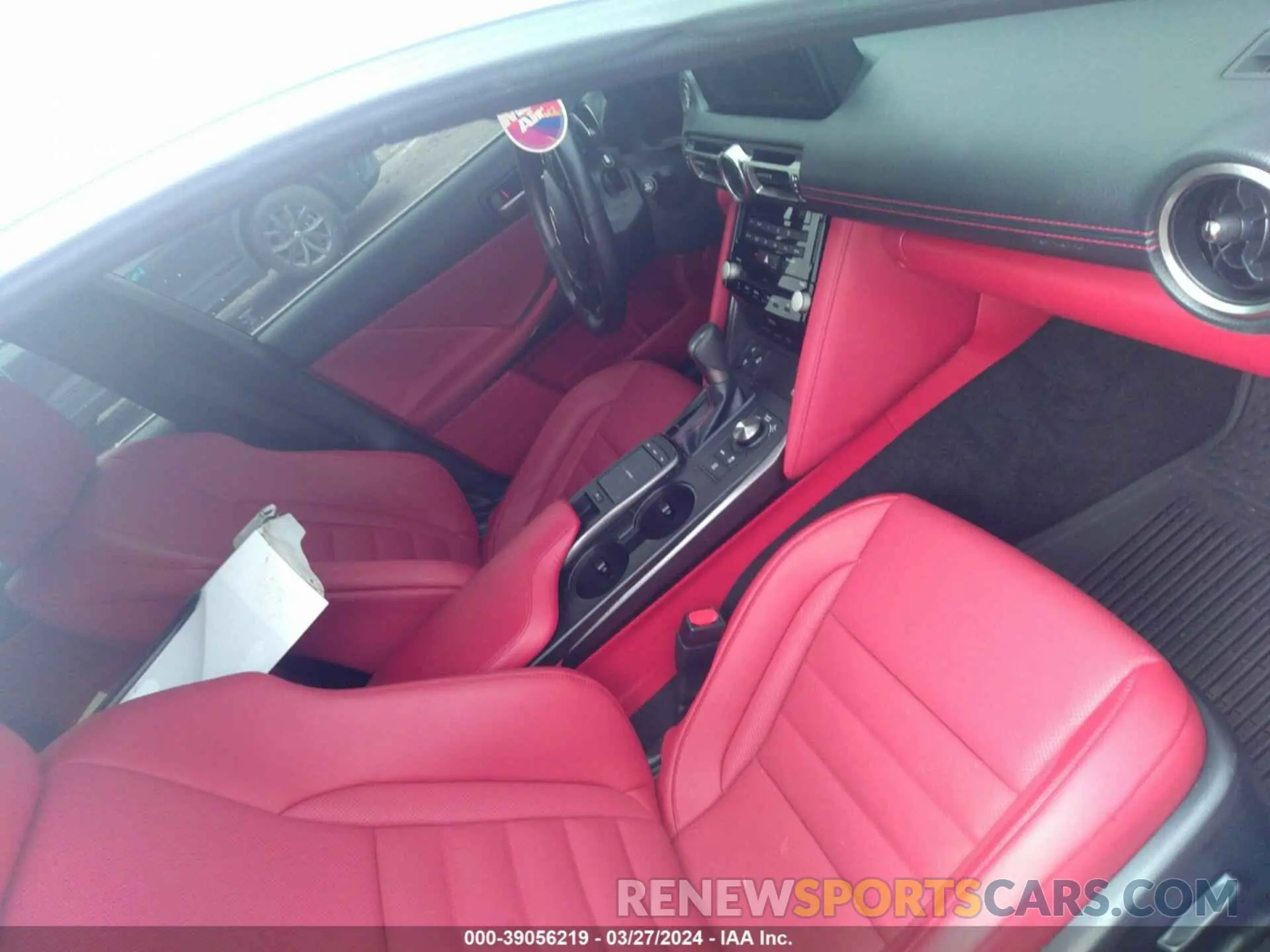 5 fotografías del automóvil dañado JTHGZ1B25M5040459 LEXUS IS 350 2021