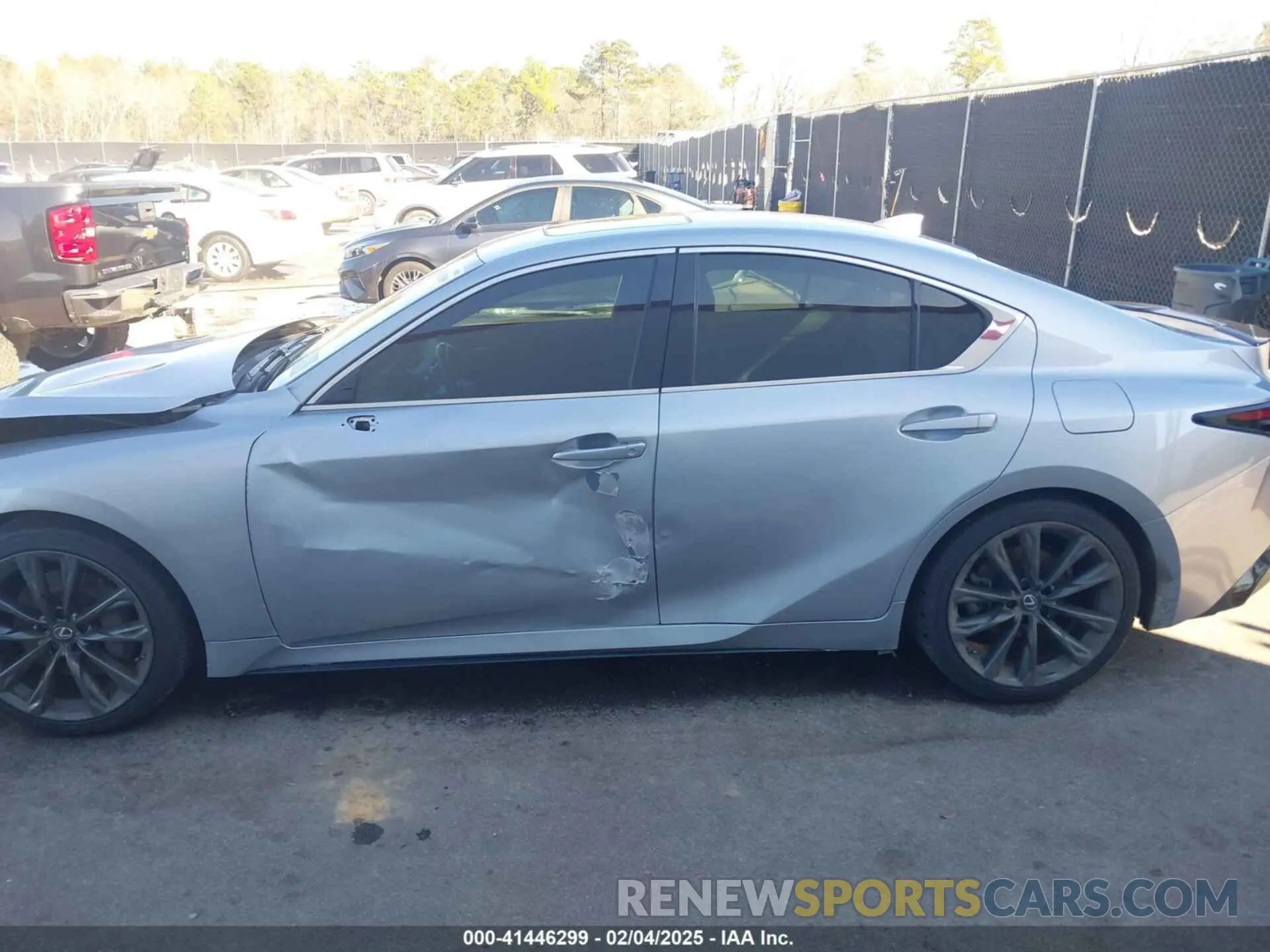 14 fotografías del automóvil dañado JTHGZ1B25M5044060 LEXUS IS 350 2021