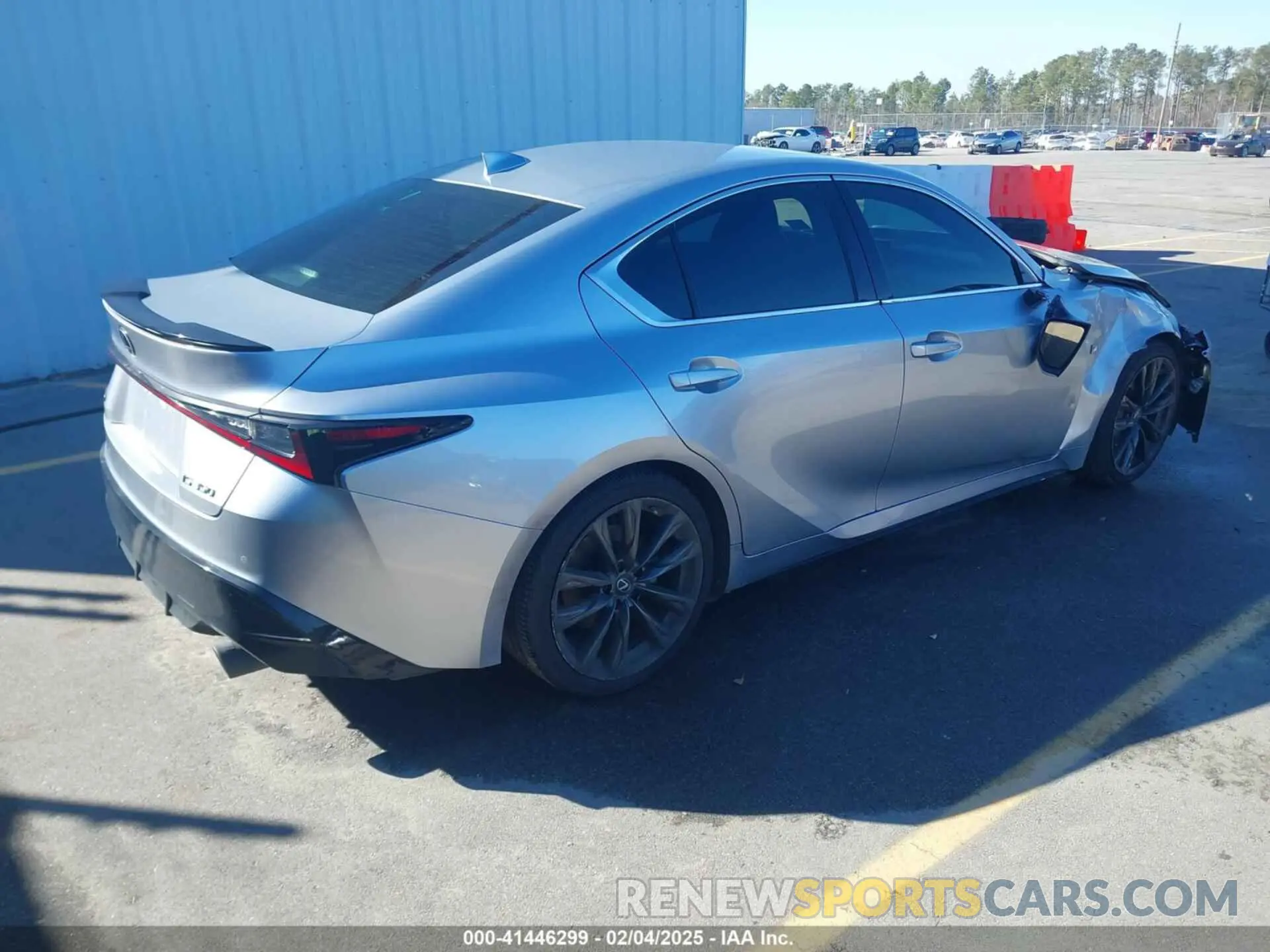 4 fotografías del automóvil dañado JTHGZ1B25M5044060 LEXUS IS 350 2021