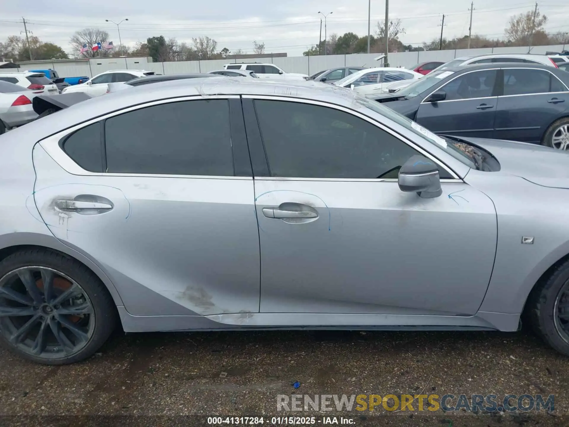 12 fotografías del automóvil dañado JTHGZ1B25M5045144 LEXUS IS 350 2021