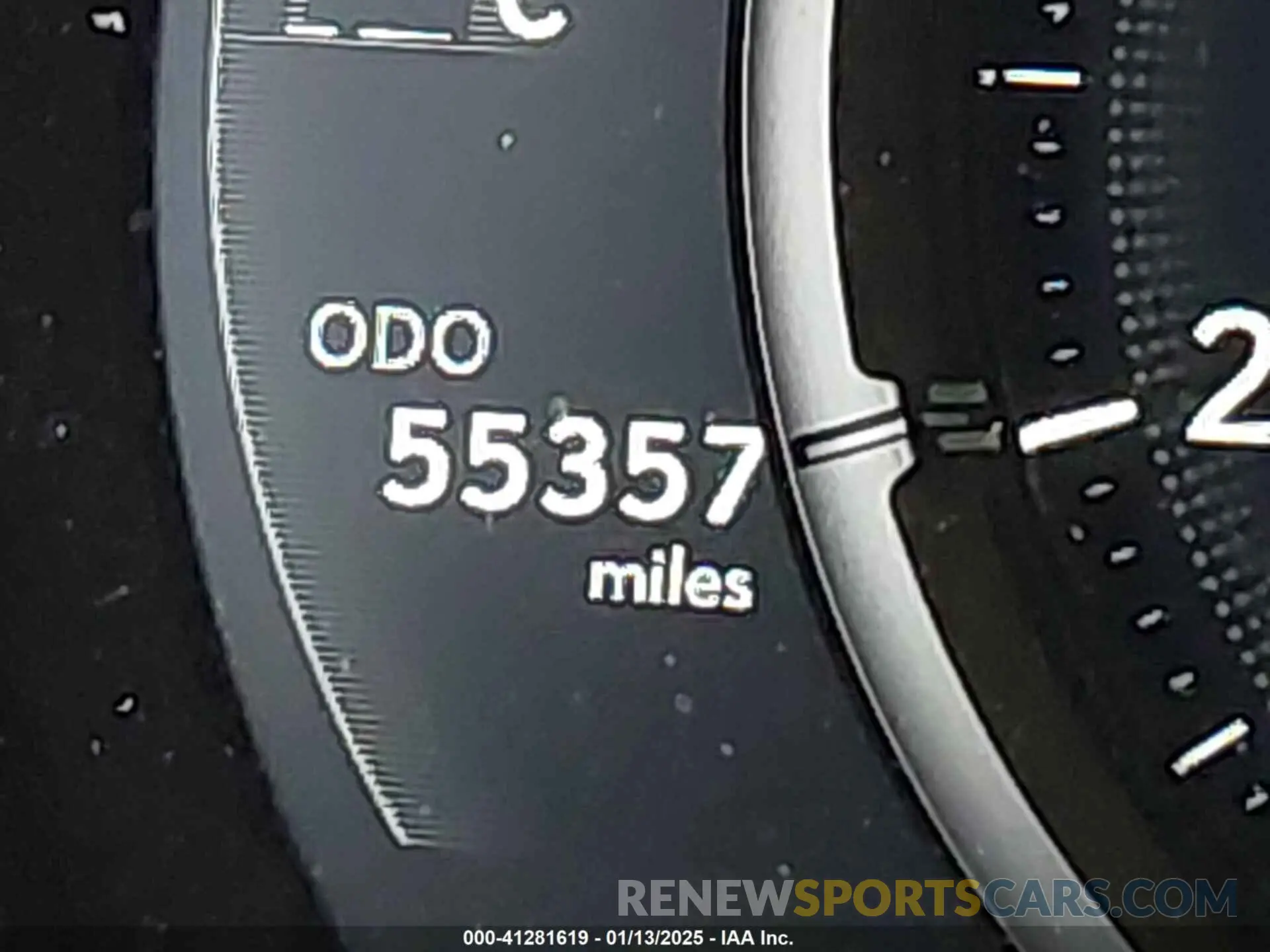15 fotografías del automóvil dañado JTHGZ1B26M5038249 LEXUS IS 350 2021