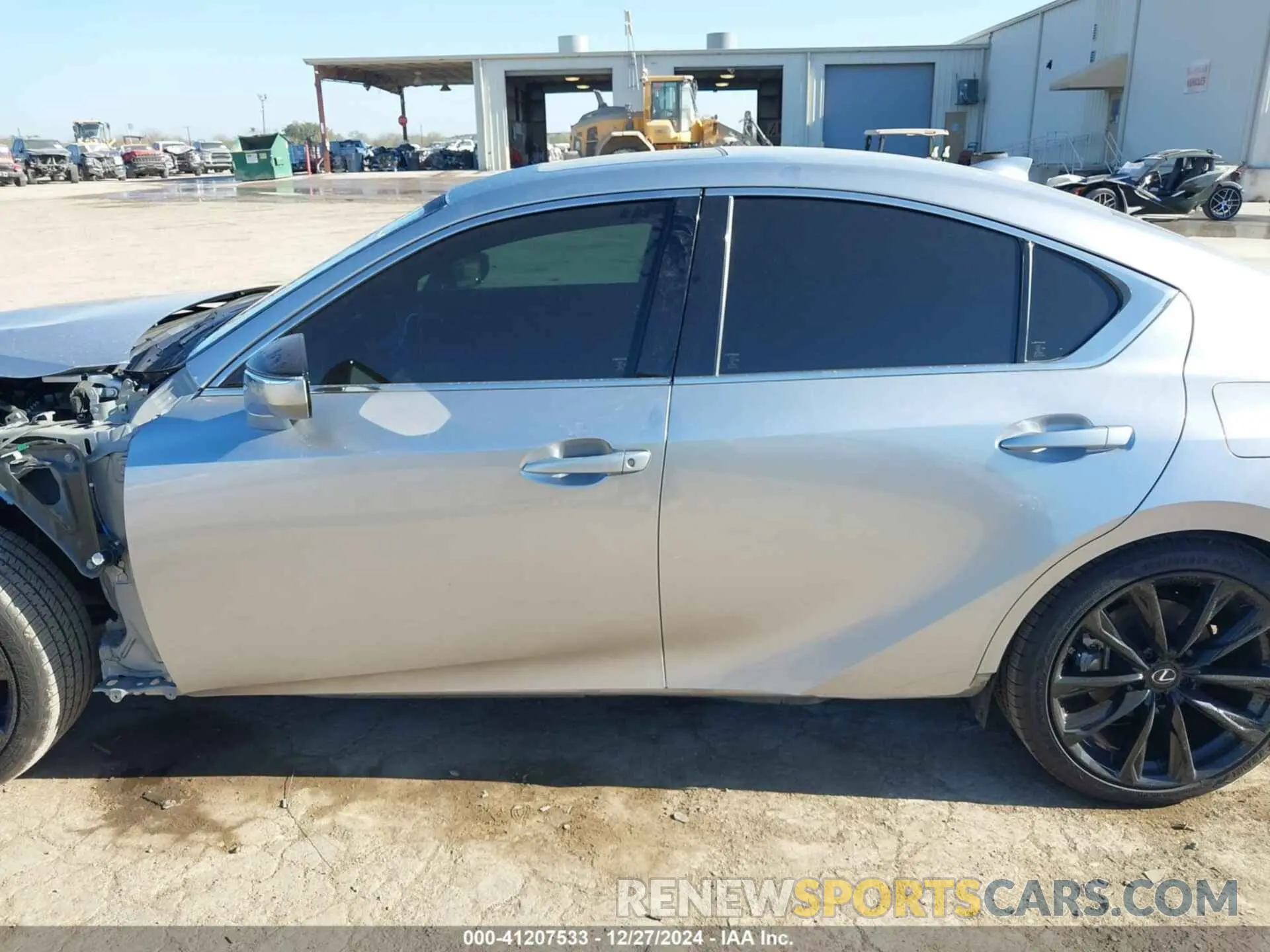 14 fotografías del automóvil dañado JTHGZ1B27M5041497 LEXUS IS 350 2021