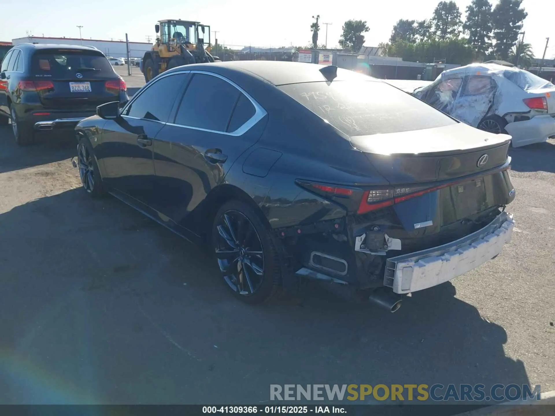 3 fotografías del automóvil dañado JTHGZ1B27M5043699 LEXUS IS 350 2021
