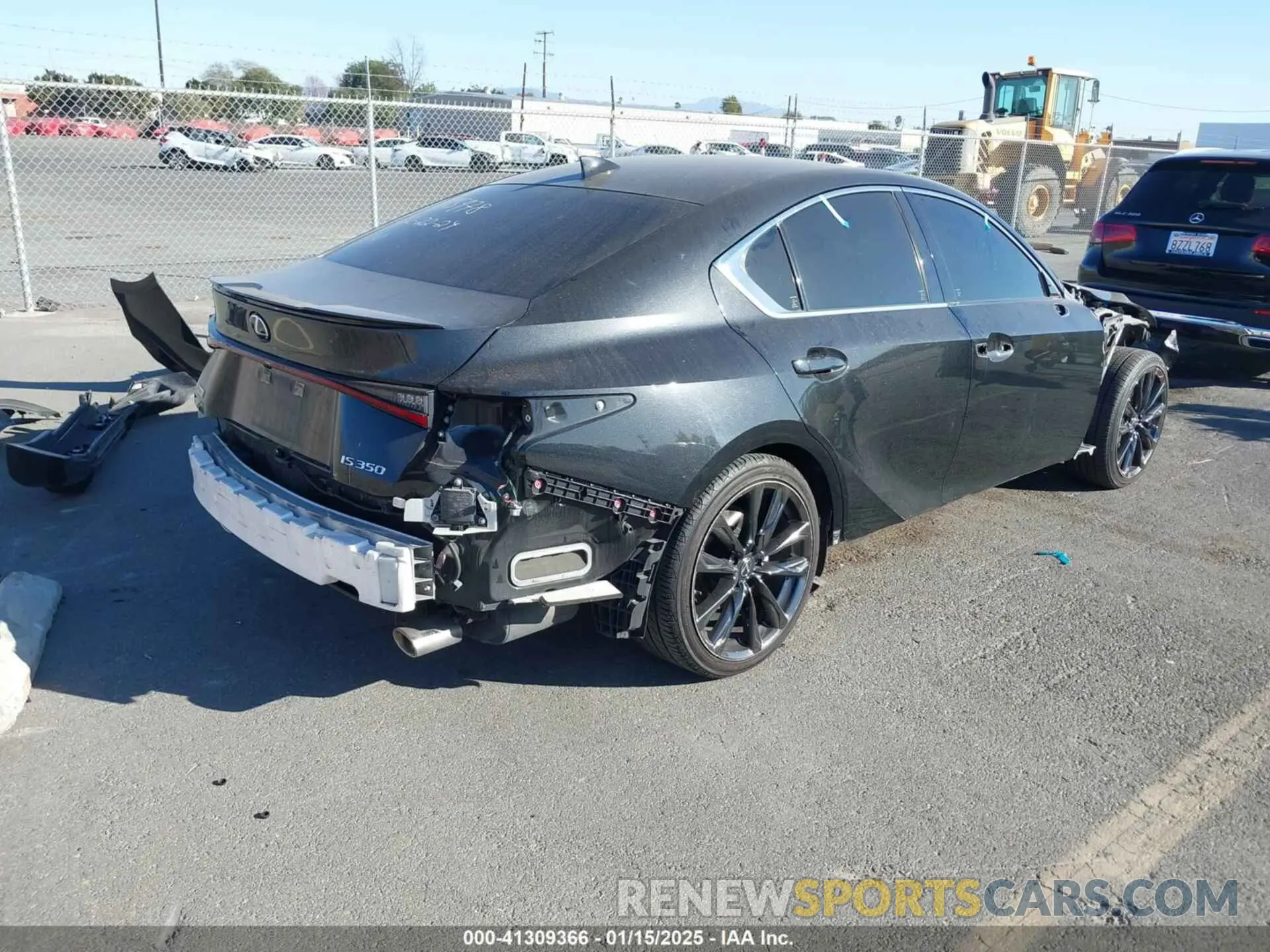 4 fotografías del automóvil dañado JTHGZ1B27M5043699 LEXUS IS 350 2021