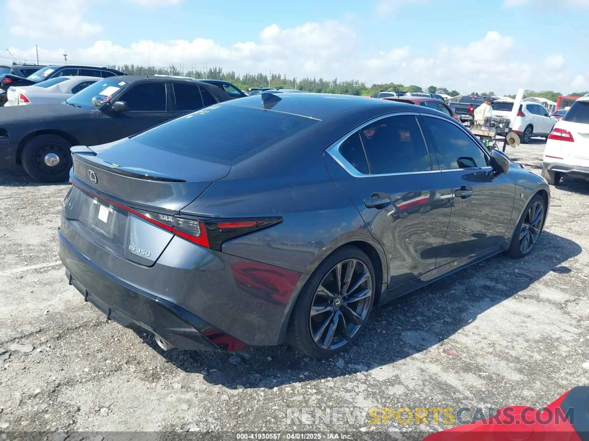 4 fotografías del automóvil dañado JTHGZ1B27M5045601 LEXUS IS 350 2021