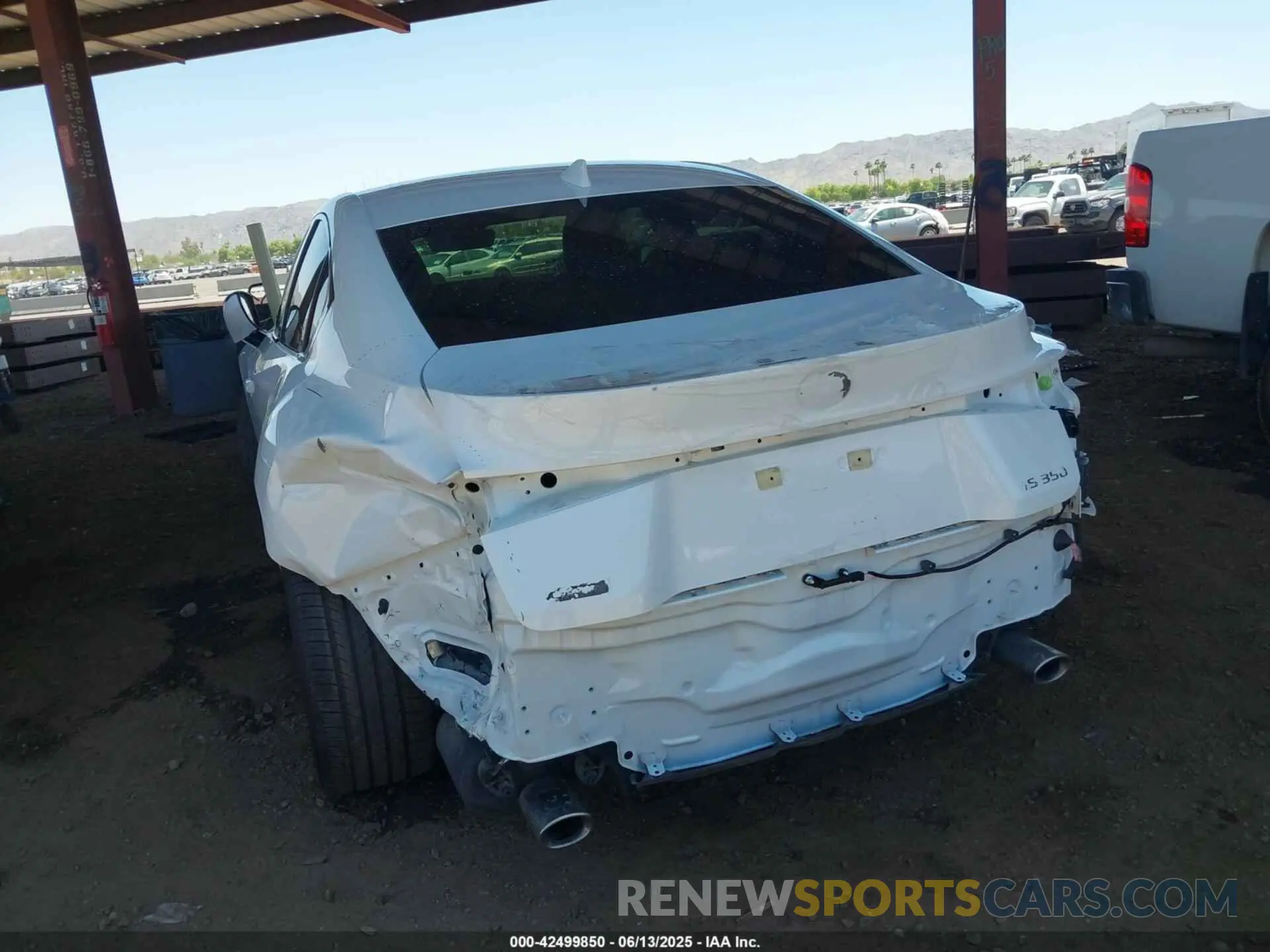 18 fotografías del automóvil dañado JTHGZ1B27M5046330 LEXUS IS 350 2021