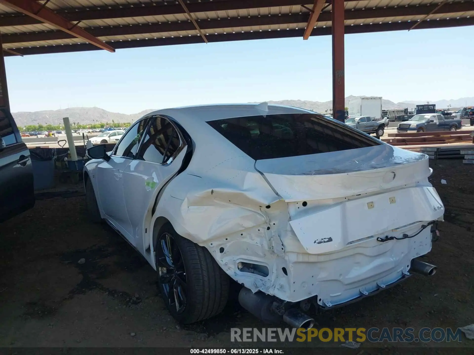 3 fotografías del automóvil dañado JTHGZ1B27M5046330 LEXUS IS 350 2021