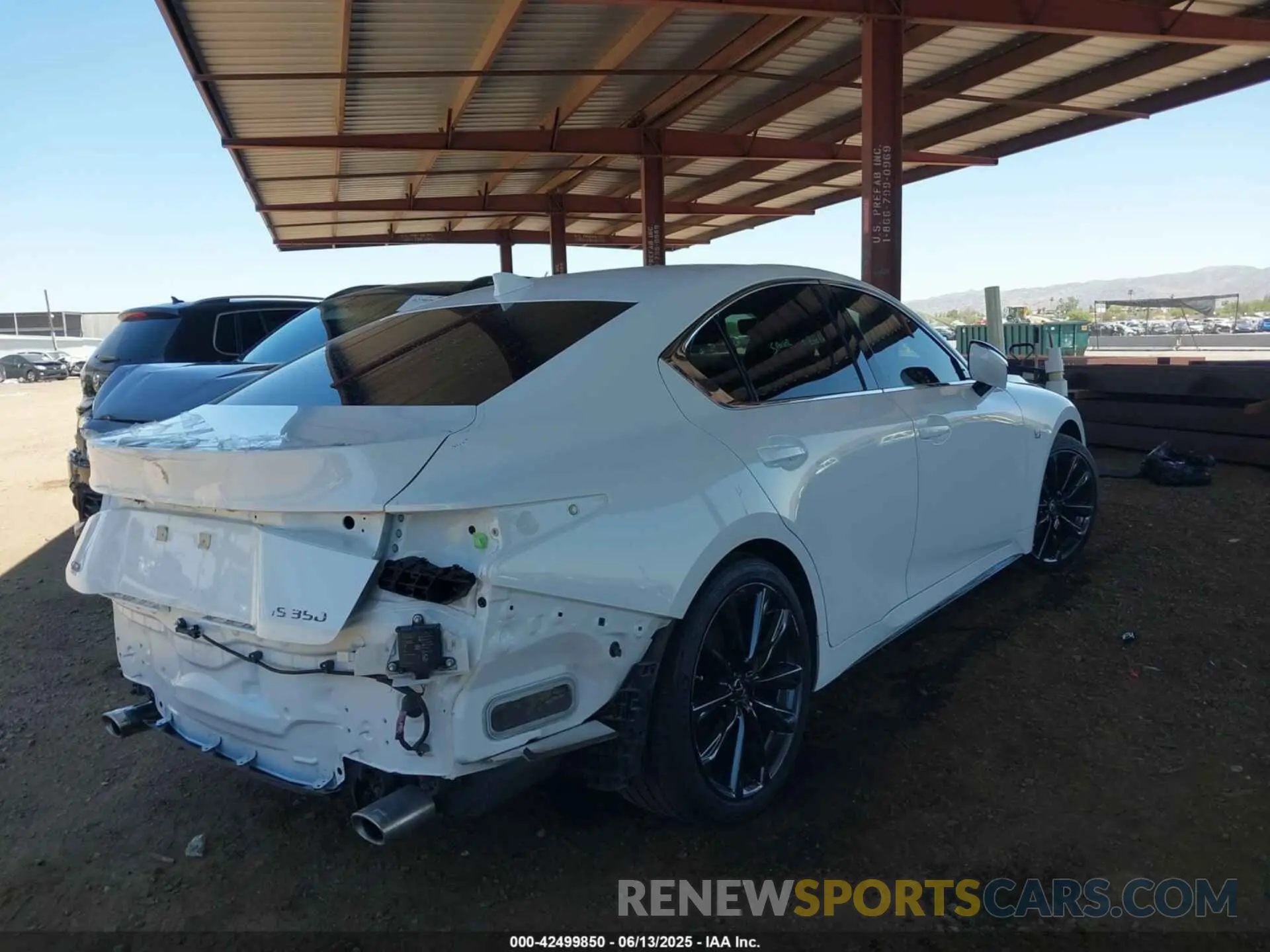 4 fotografías del automóvil dañado JTHGZ1B27M5046330 LEXUS IS 350 2021