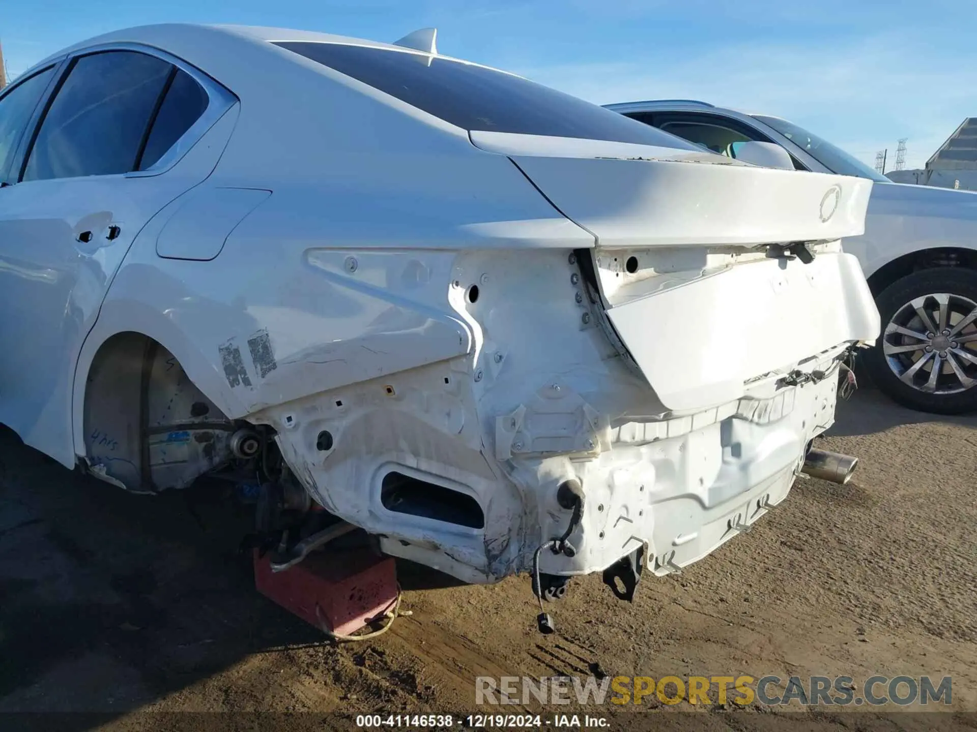 6 fotografías del automóvil dañado JTHGZ1B28M5038611 LEXUS IS 350 2021