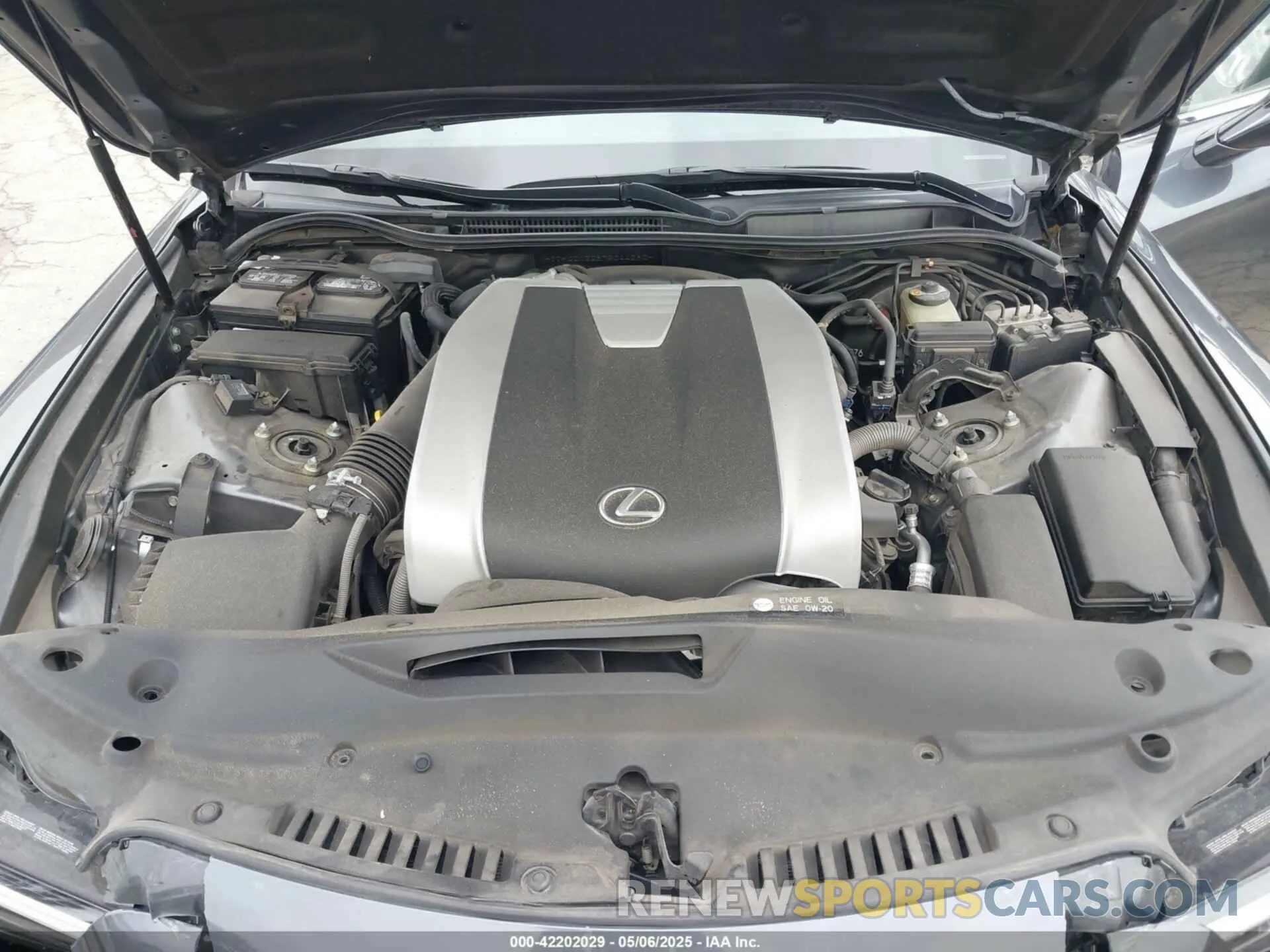 10 fotografías del automóvil dañado JTHGZ1B28M5044280 LEXUS IS 350 2021