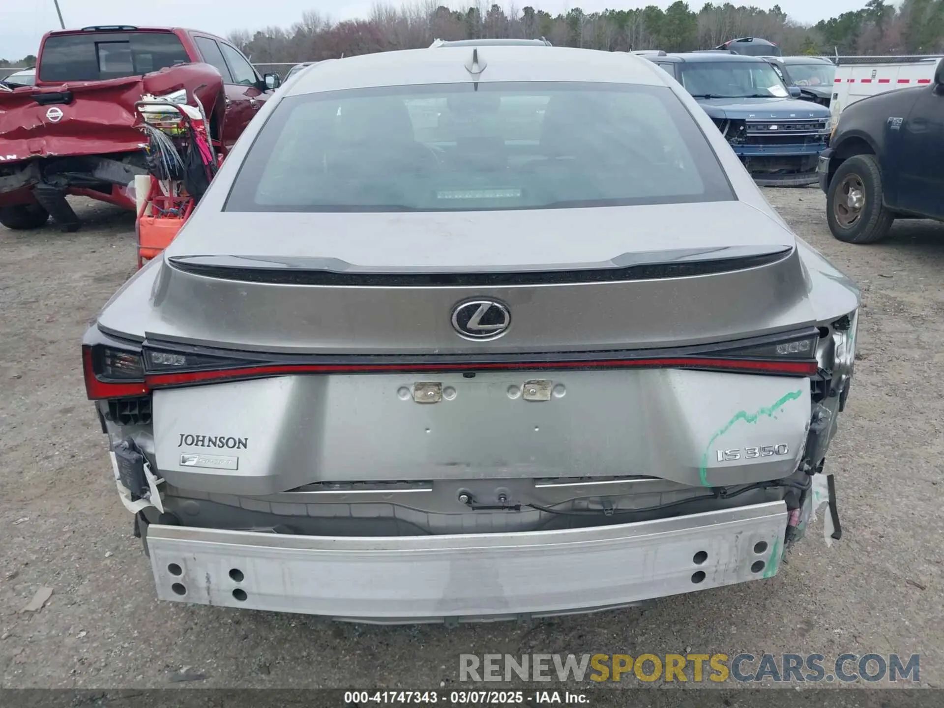17 fotografías del automóvil dañado JTHGZ1B29M5046992 LEXUS IS 350 2021