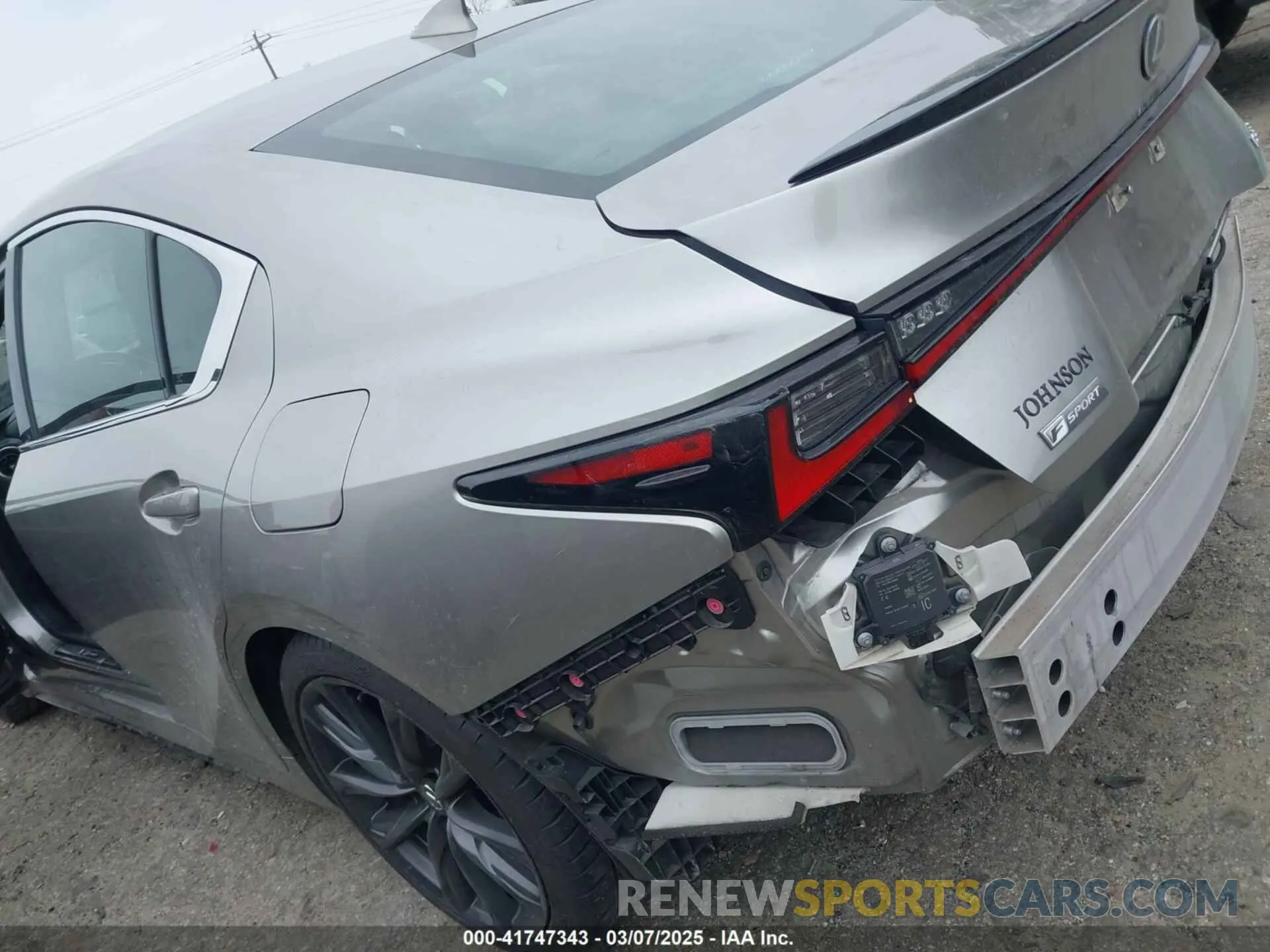 19 fotografías del automóvil dañado JTHGZ1B29M5046992 LEXUS IS 350 2021