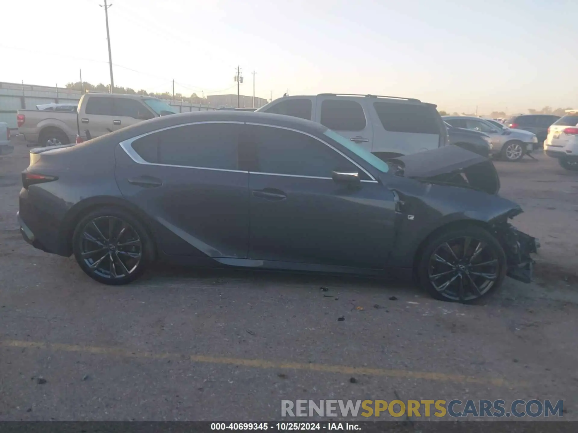 14 fotografías del automóvil dañado JTHGZ1B2XM5039503 LEXUS IS 350 2021
