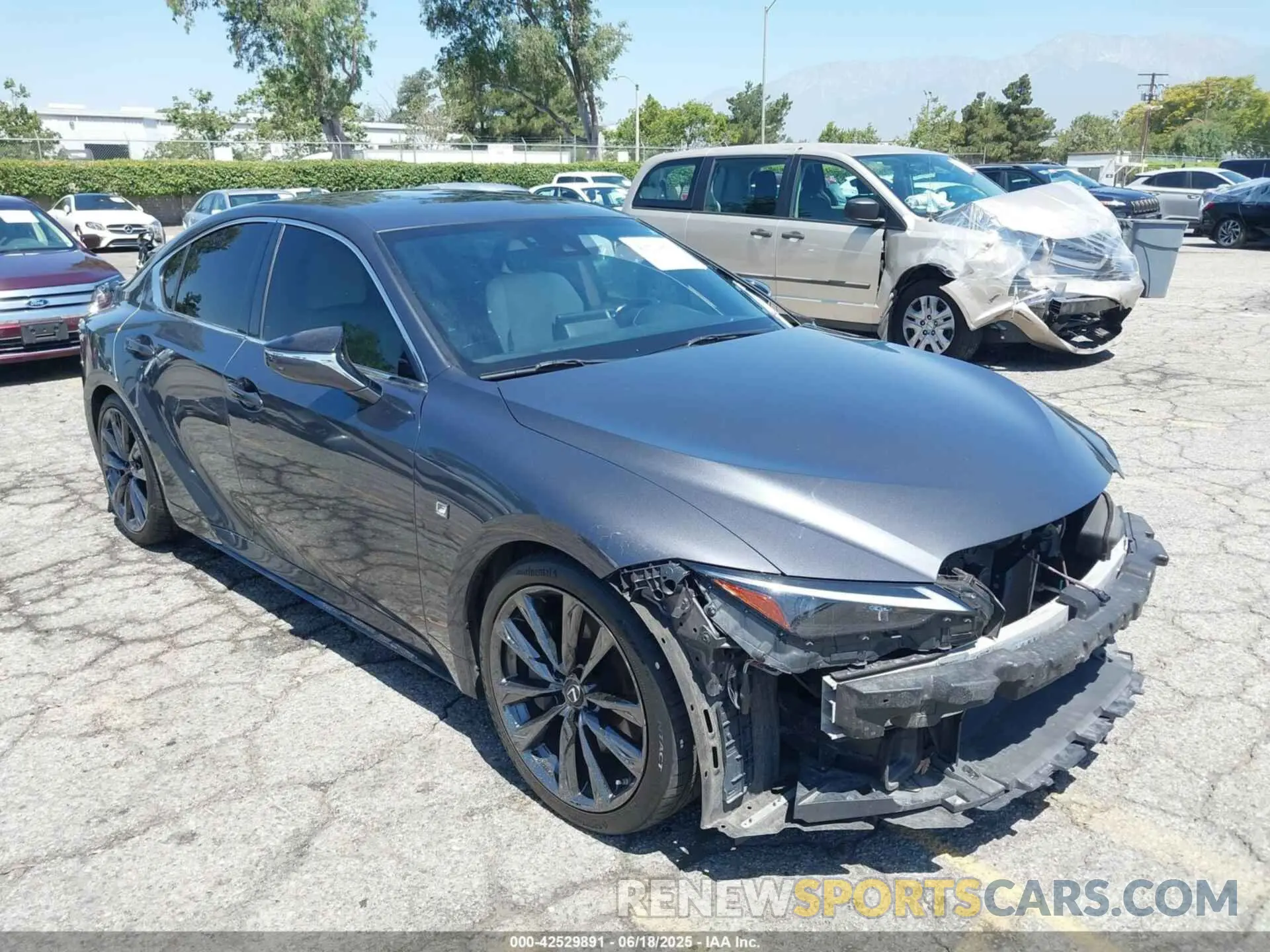 1 fotografías del automóvil dañado JTHGZ1B2XM5042188 LEXUS IS 350 2021